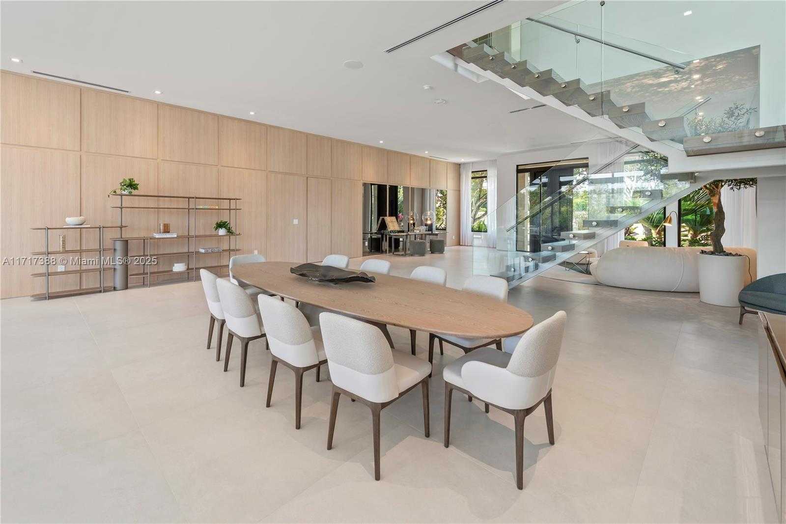 Small Image of 12575 PALM RD, North Miami Number 19