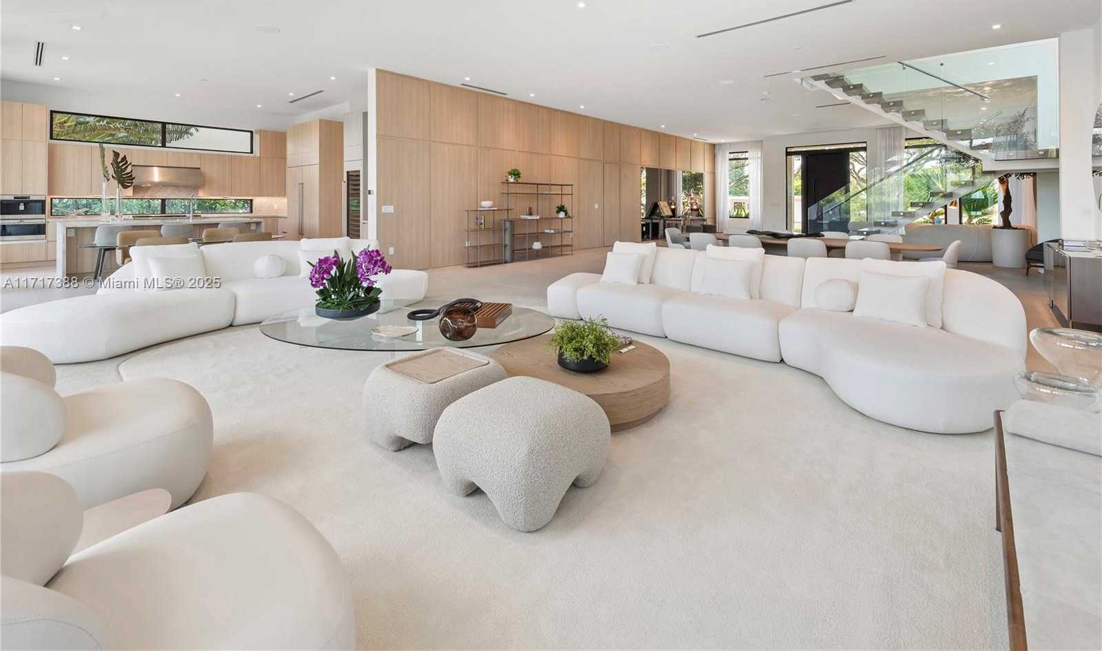 Small Image of 12575 PALM RD, North Miami Number 22