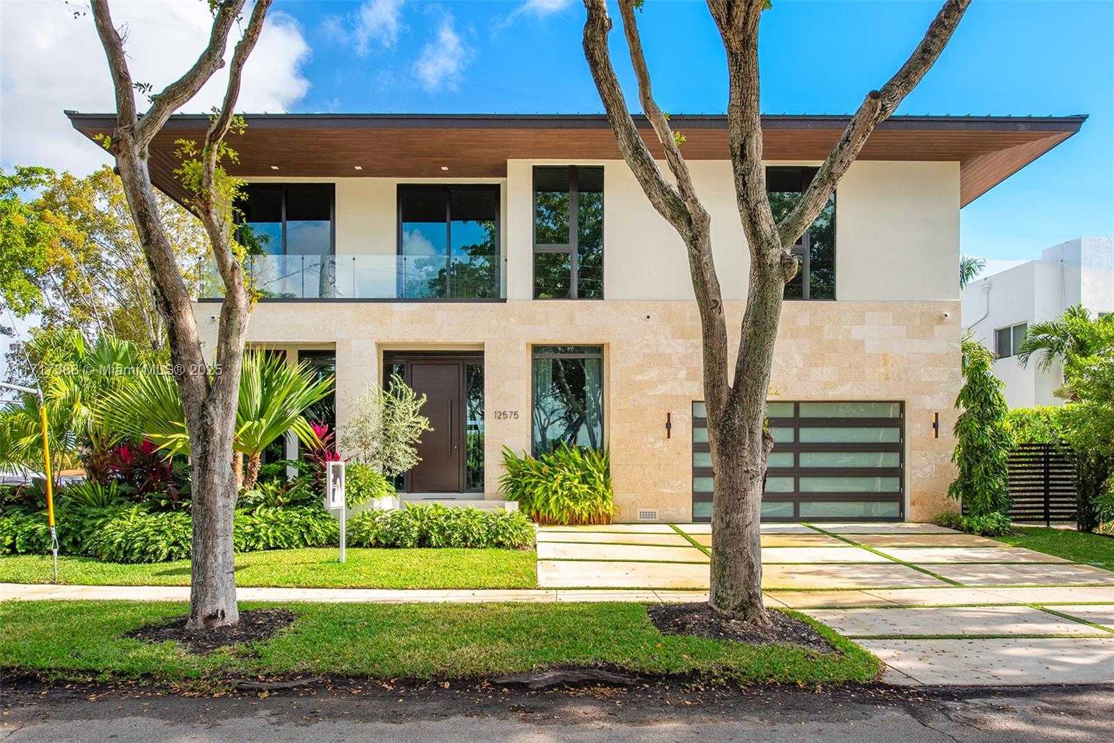 Small Image of 12575 PALM RD, North Miami Number 4