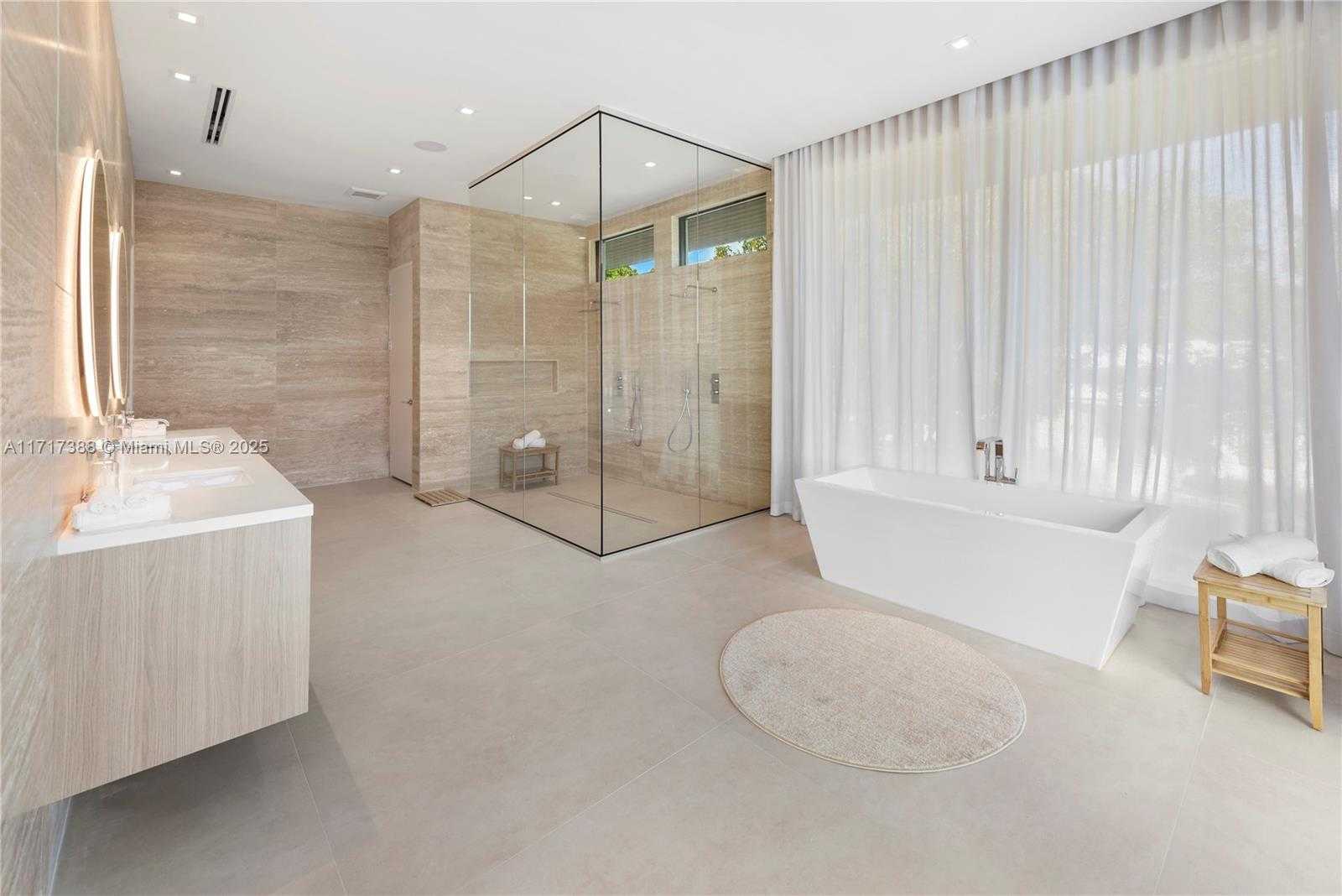 Small Image of 12575 PALM RD, North Miami Number 45