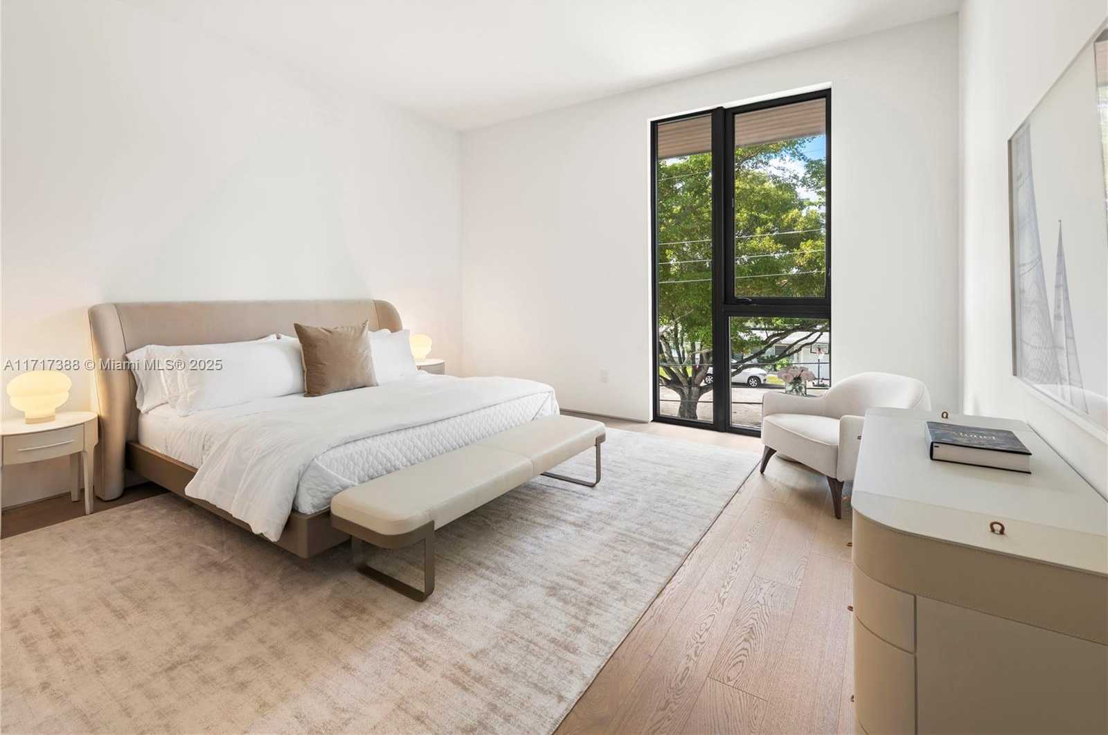 Small Image of 12575 PALM RD, North Miami Number 53