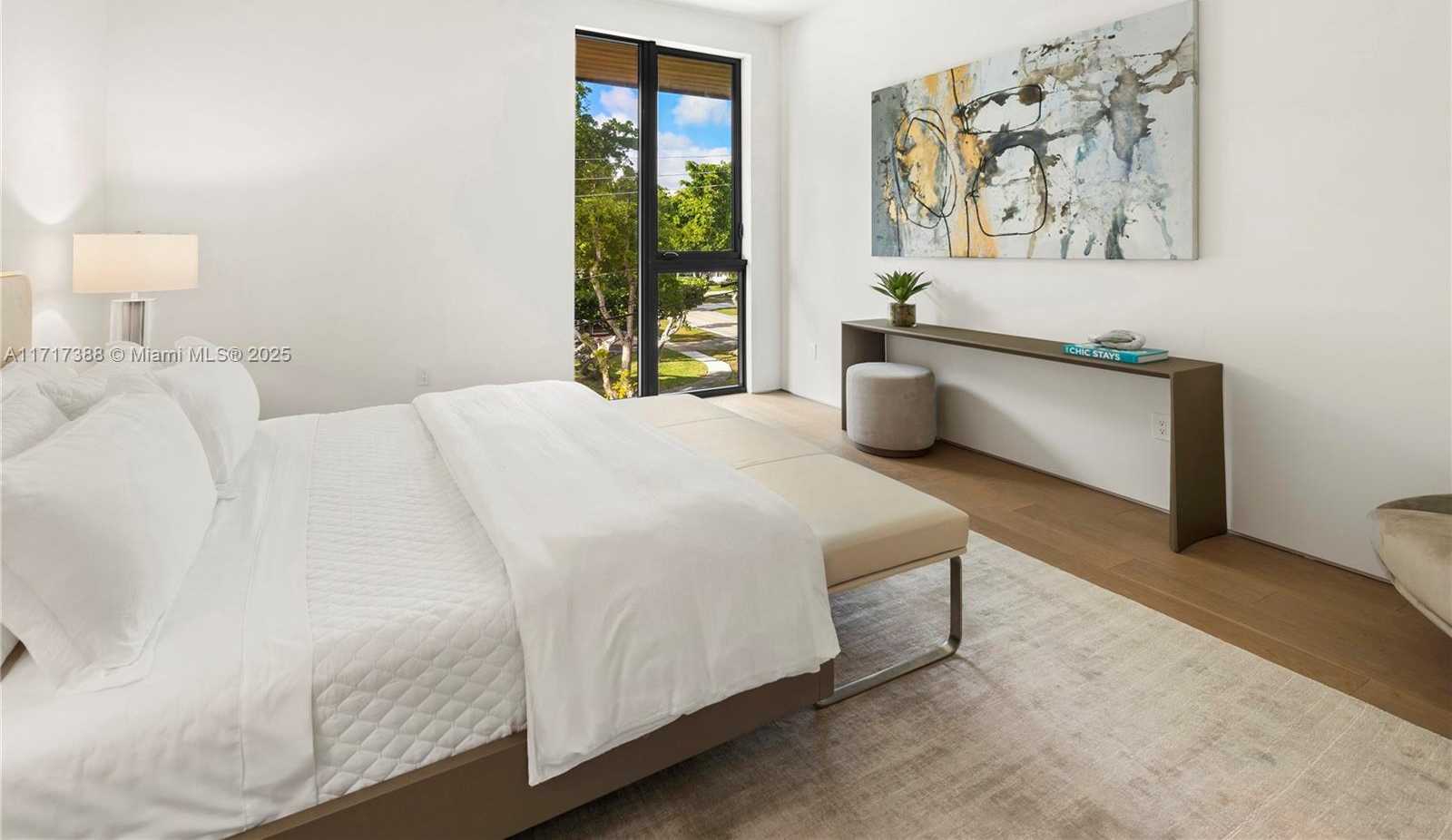 Small Image of 12575 PALM RD, North Miami Number 56