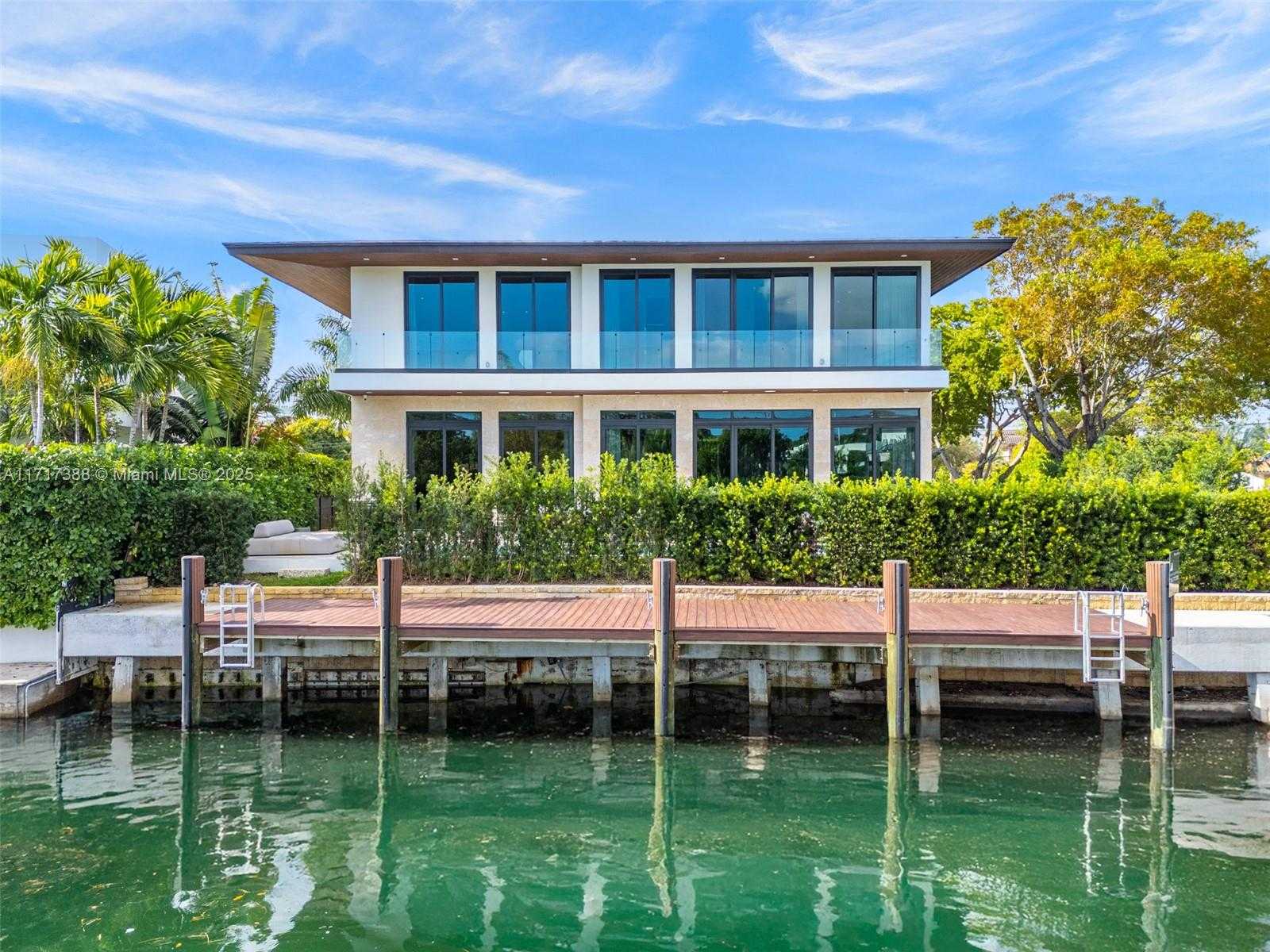 Small Image of 12575 PALM RD, North Miami Number 66