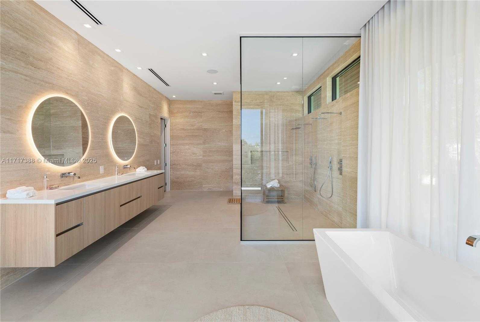 Small Image of 12575 PALM RD, North Miami Number 9
