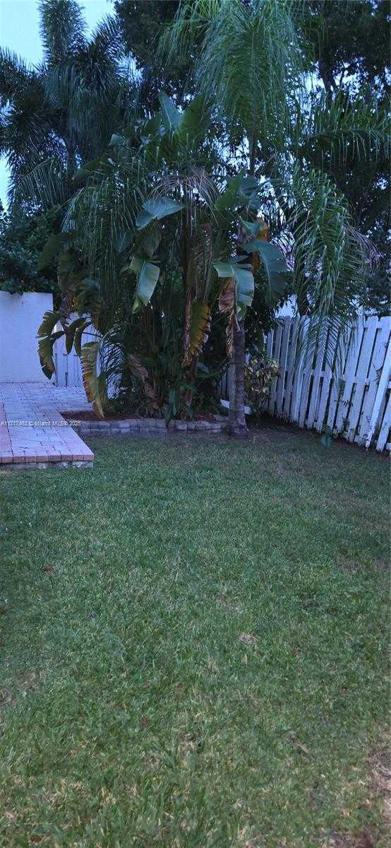 Small Image of 15750, Pembroke Pines Number 13