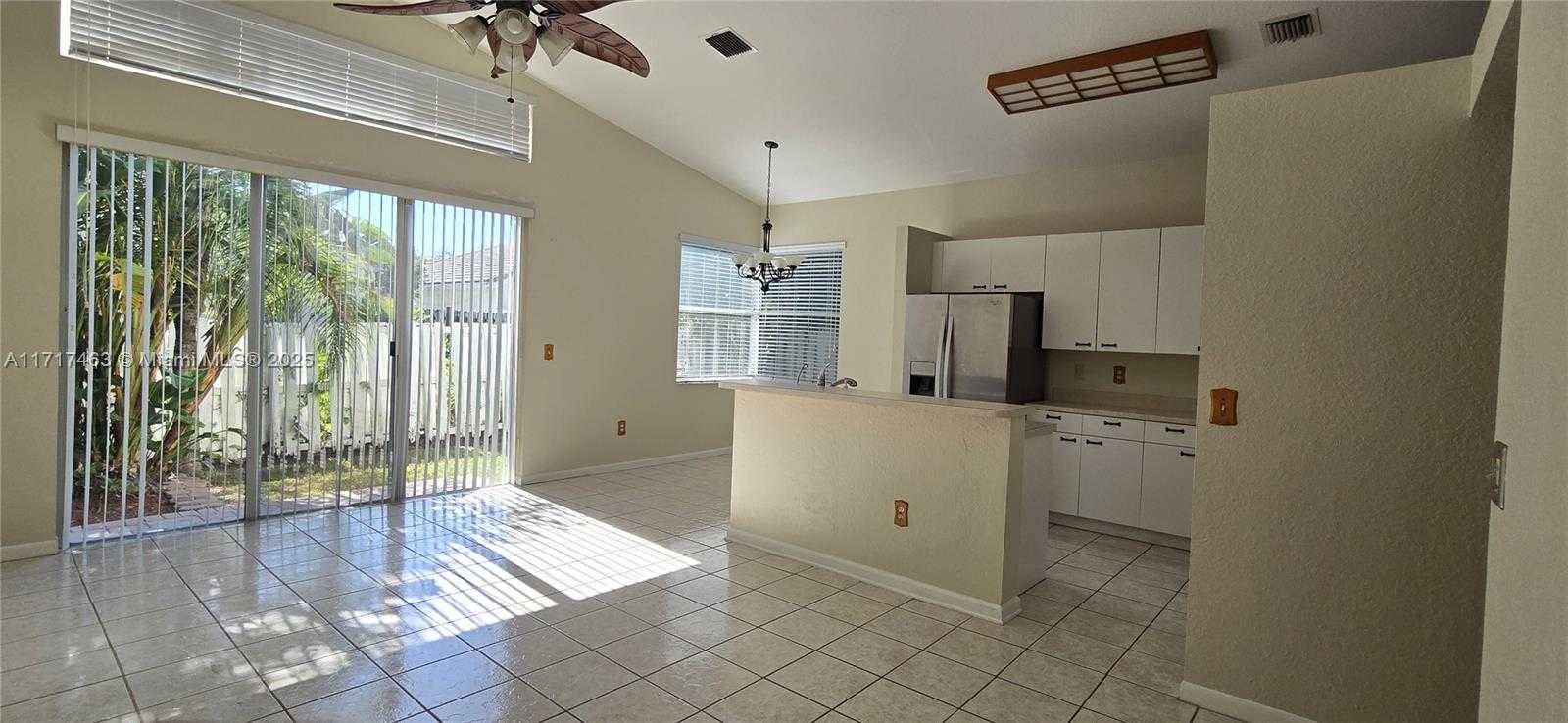 Small Image of 15750, Pembroke Pines Number 16