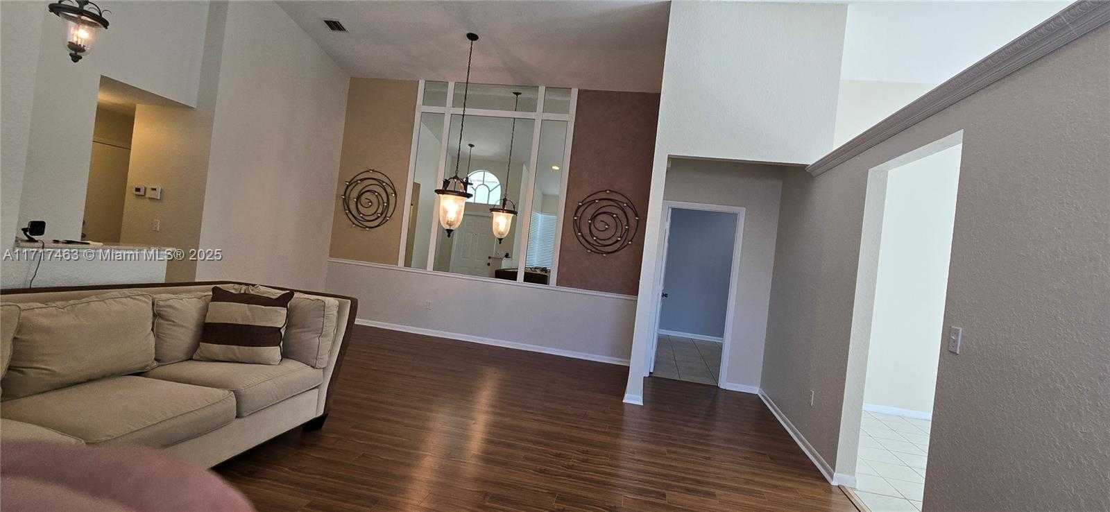 Small Image of 15750, Pembroke Pines Number 20