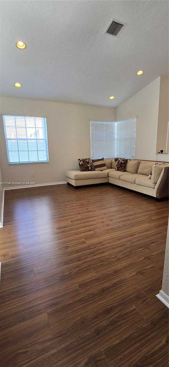 Small Image of 15750, Pembroke Pines Number 21