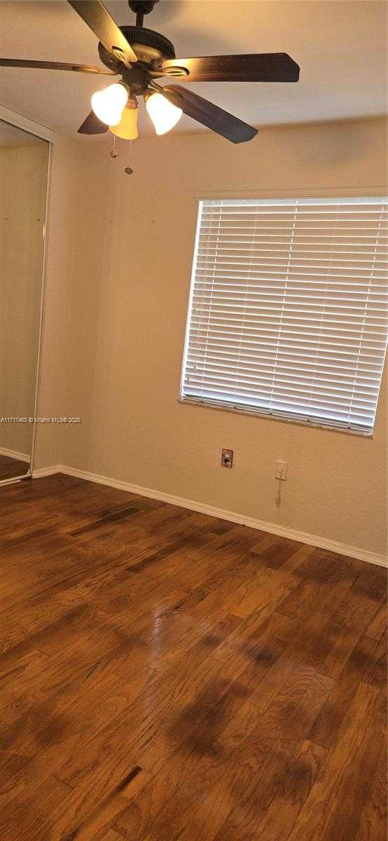 Small Image of 15750, Pembroke Pines Number 28