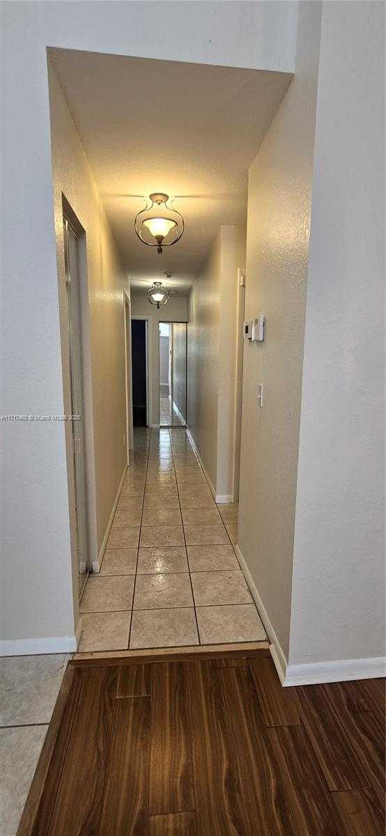 Small Image of 15750, Pembroke Pines Number 30