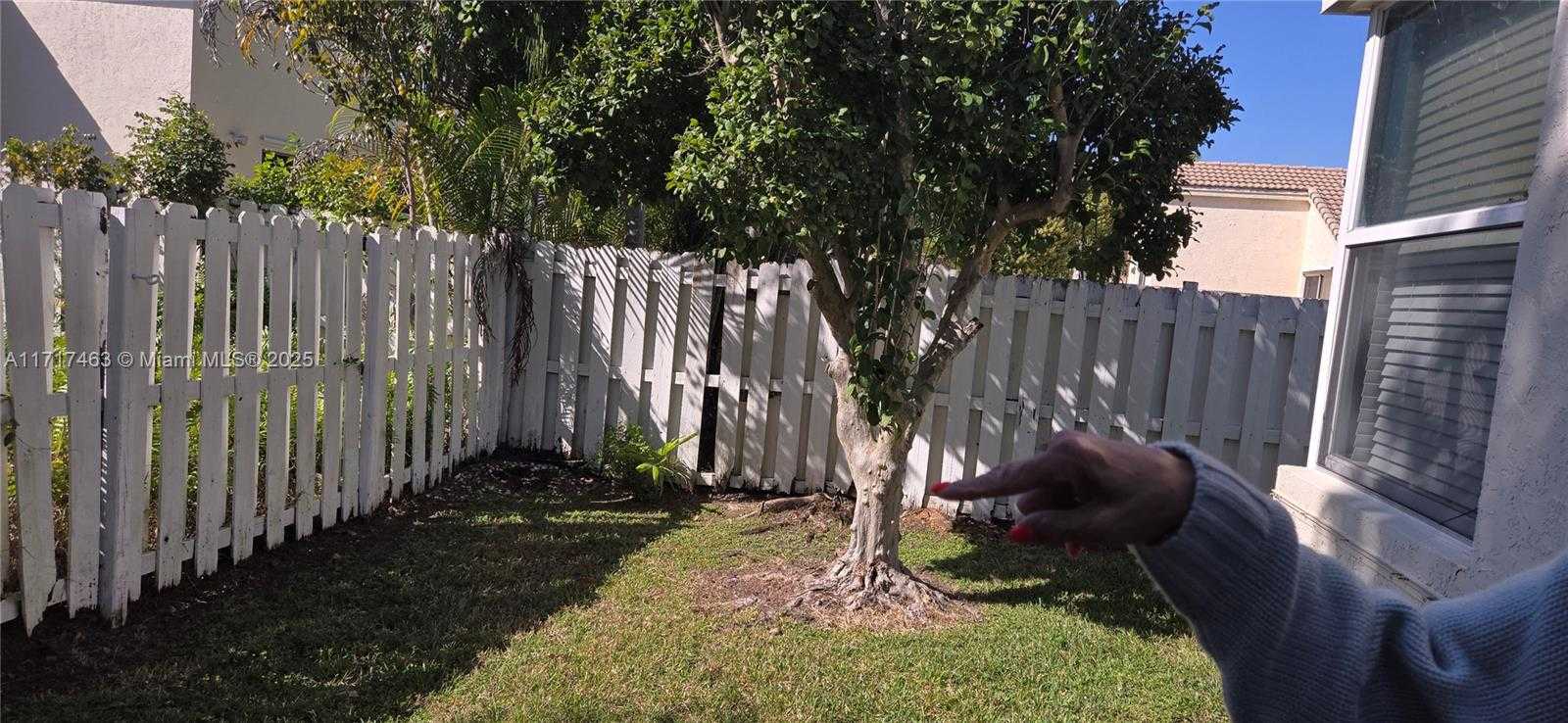 Small Image of 15750, Pembroke Pines Number 32