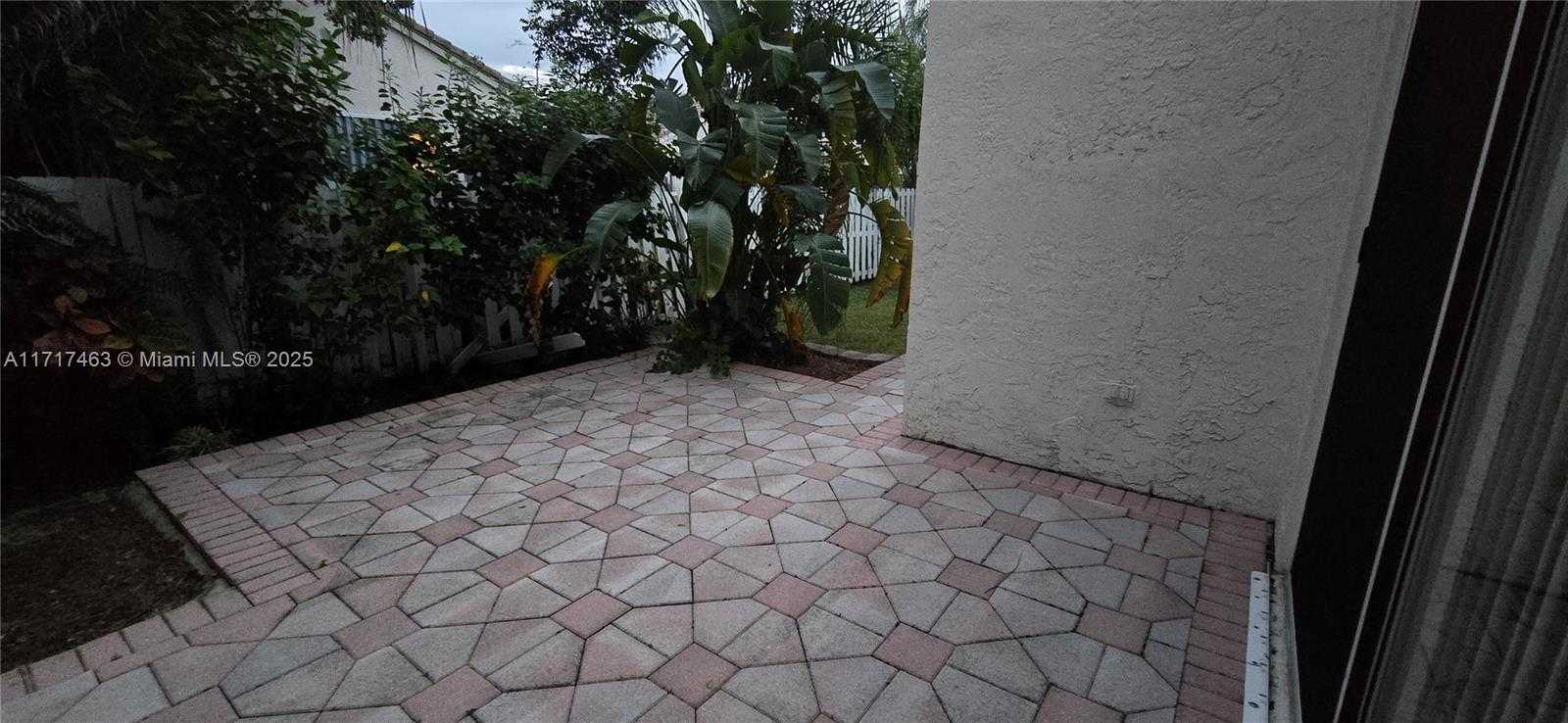 Small Image of 15750, Pembroke Pines Number 33