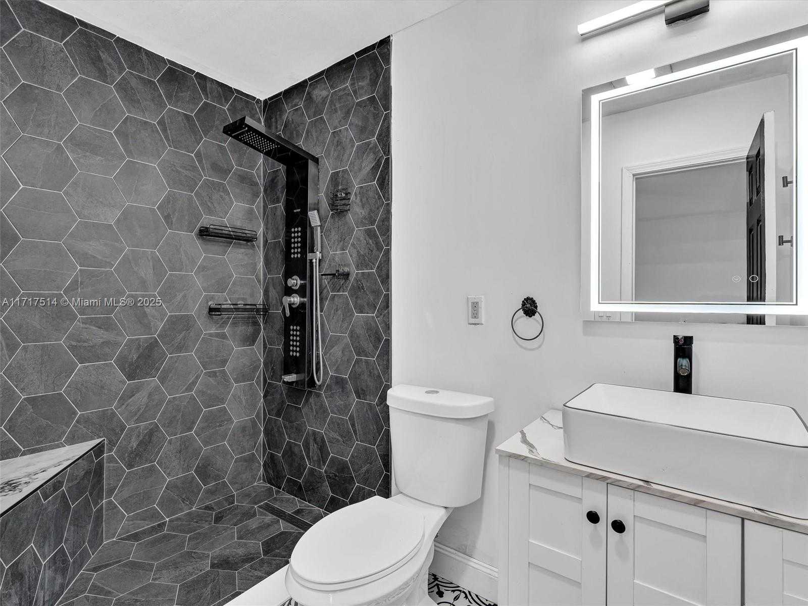 Small Image of 521 SOUTH WEST 68TH TER, Pembroke Pines Number 19