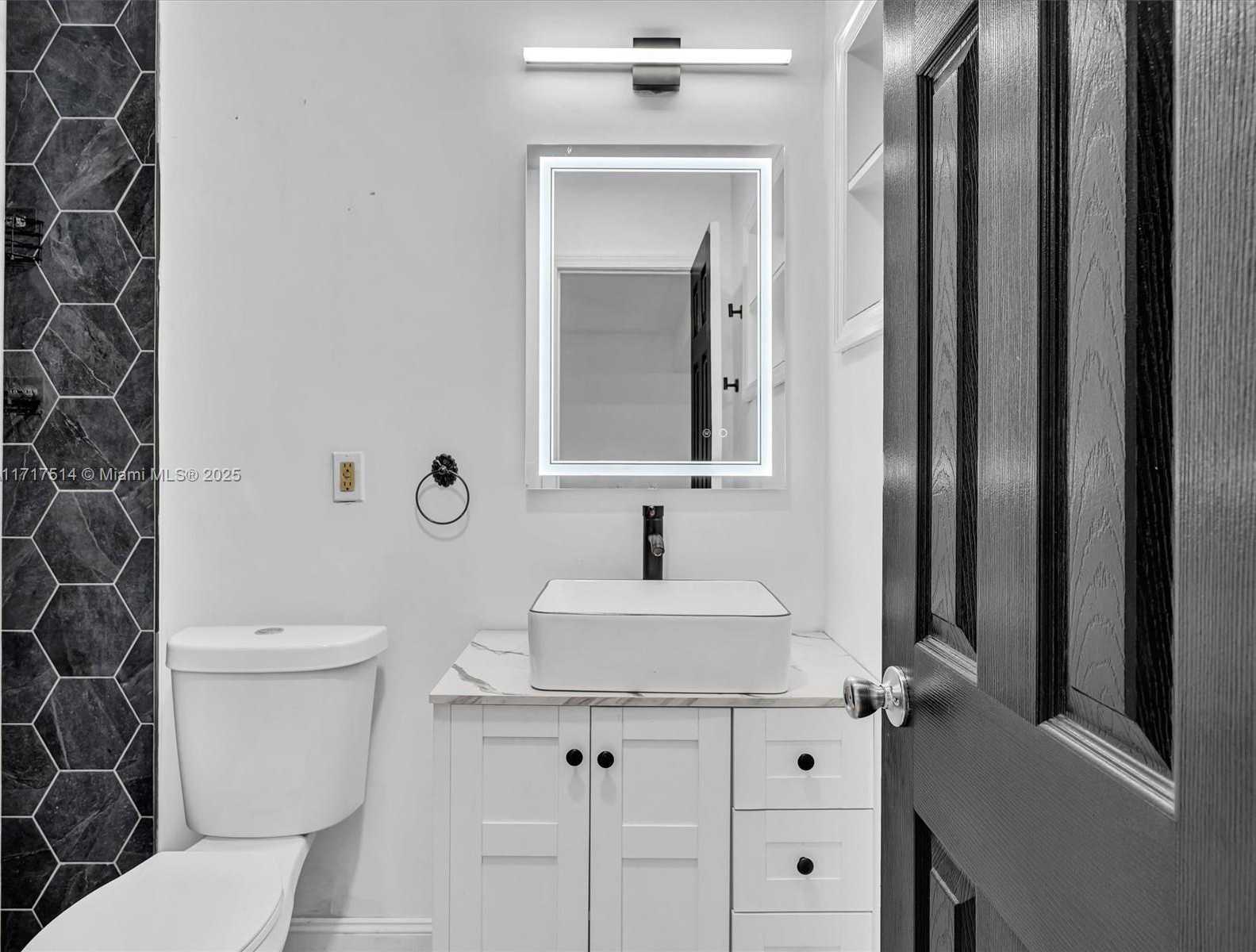 Small Image of 521 SOUTH WEST 68TH TER, Pembroke Pines Number 20