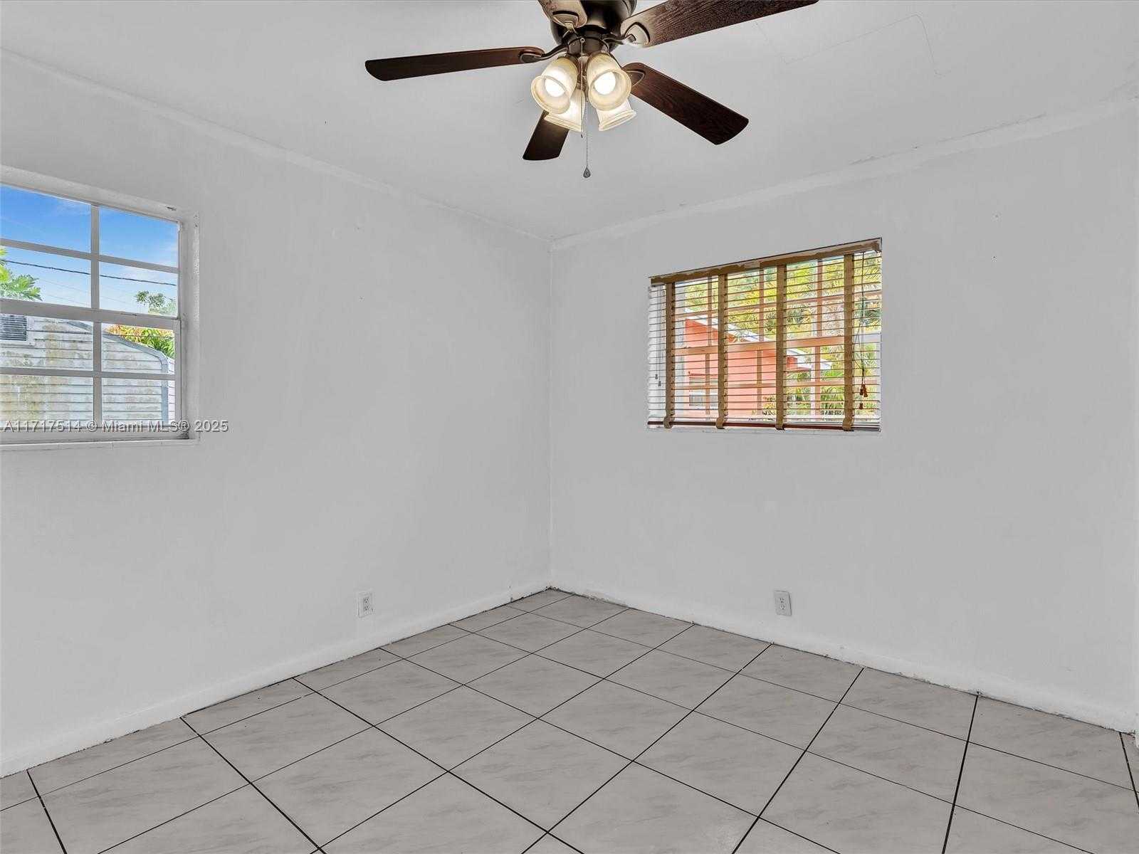 Small Image of 521 SOUTH WEST 68TH TER, Pembroke Pines Number 25