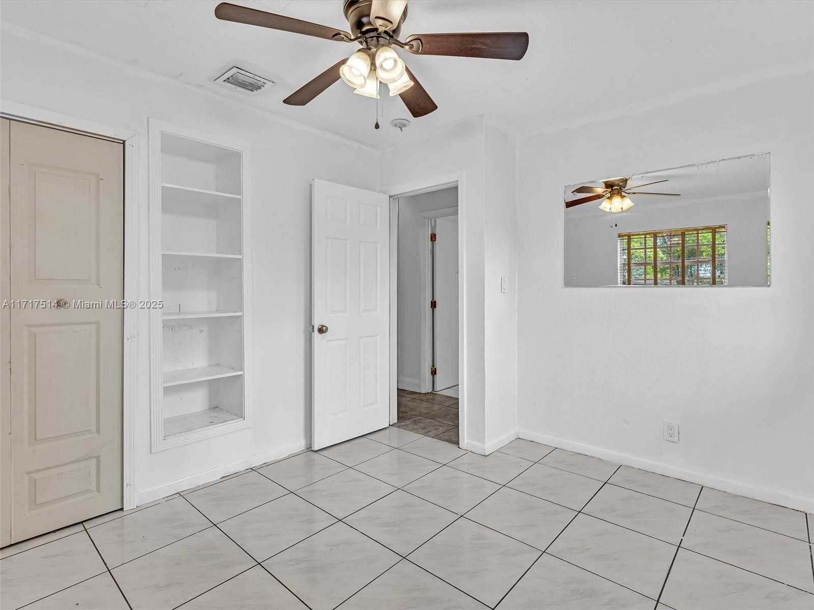 Small Image of 521 SOUTH WEST 68TH TER, Pembroke Pines Number 26