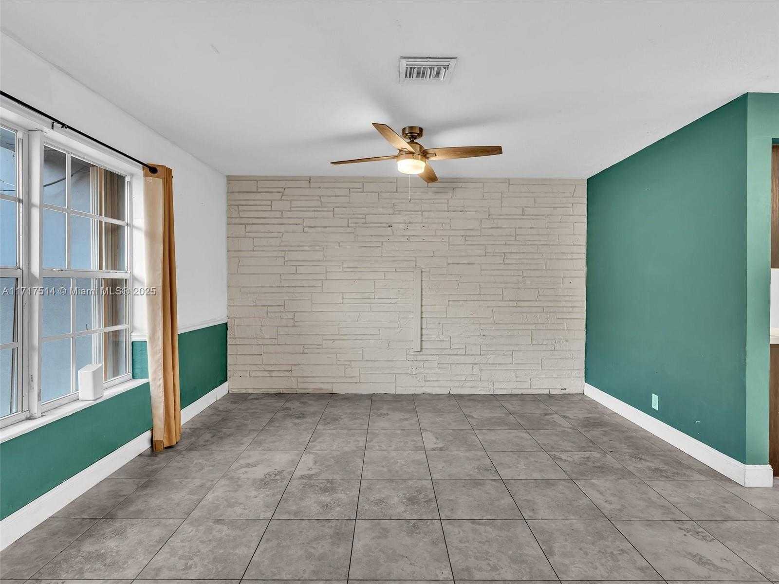 Small Image of 521 SOUTH WEST 68TH TER, Pembroke Pines Number 3