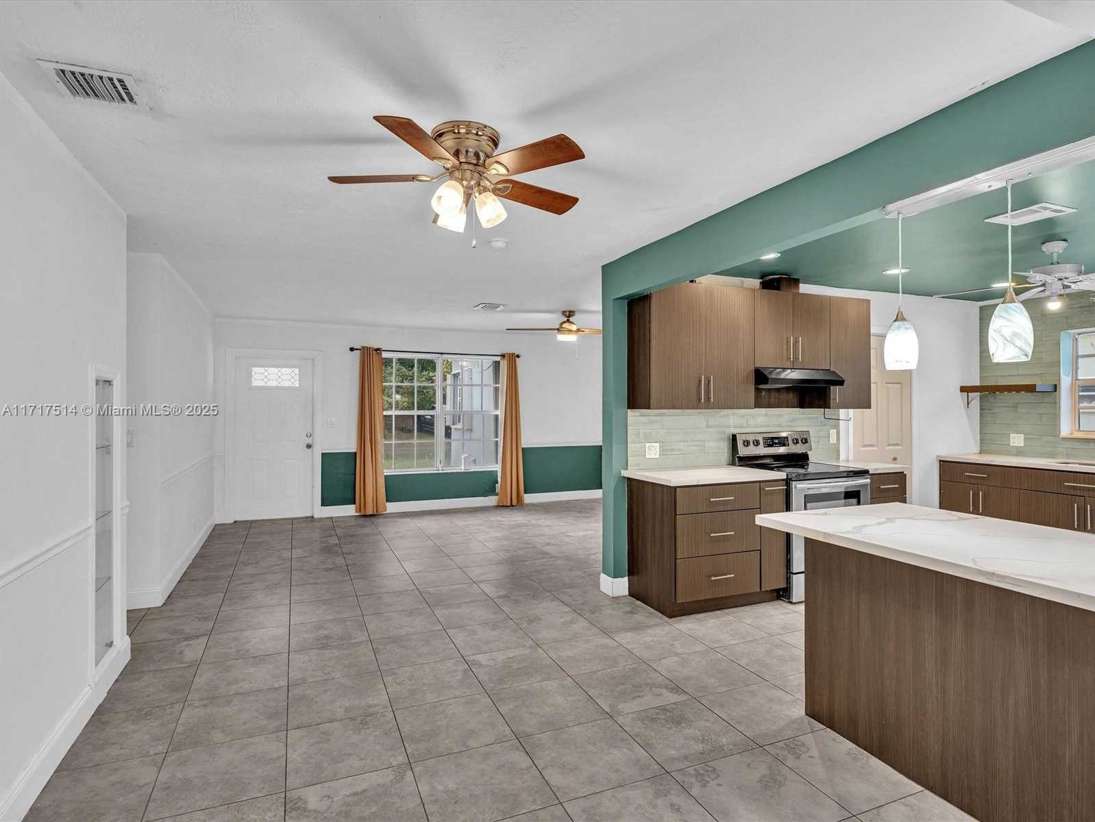 Small Image of 521 SOUTH WEST 68TH TER, Pembroke Pines Number 7