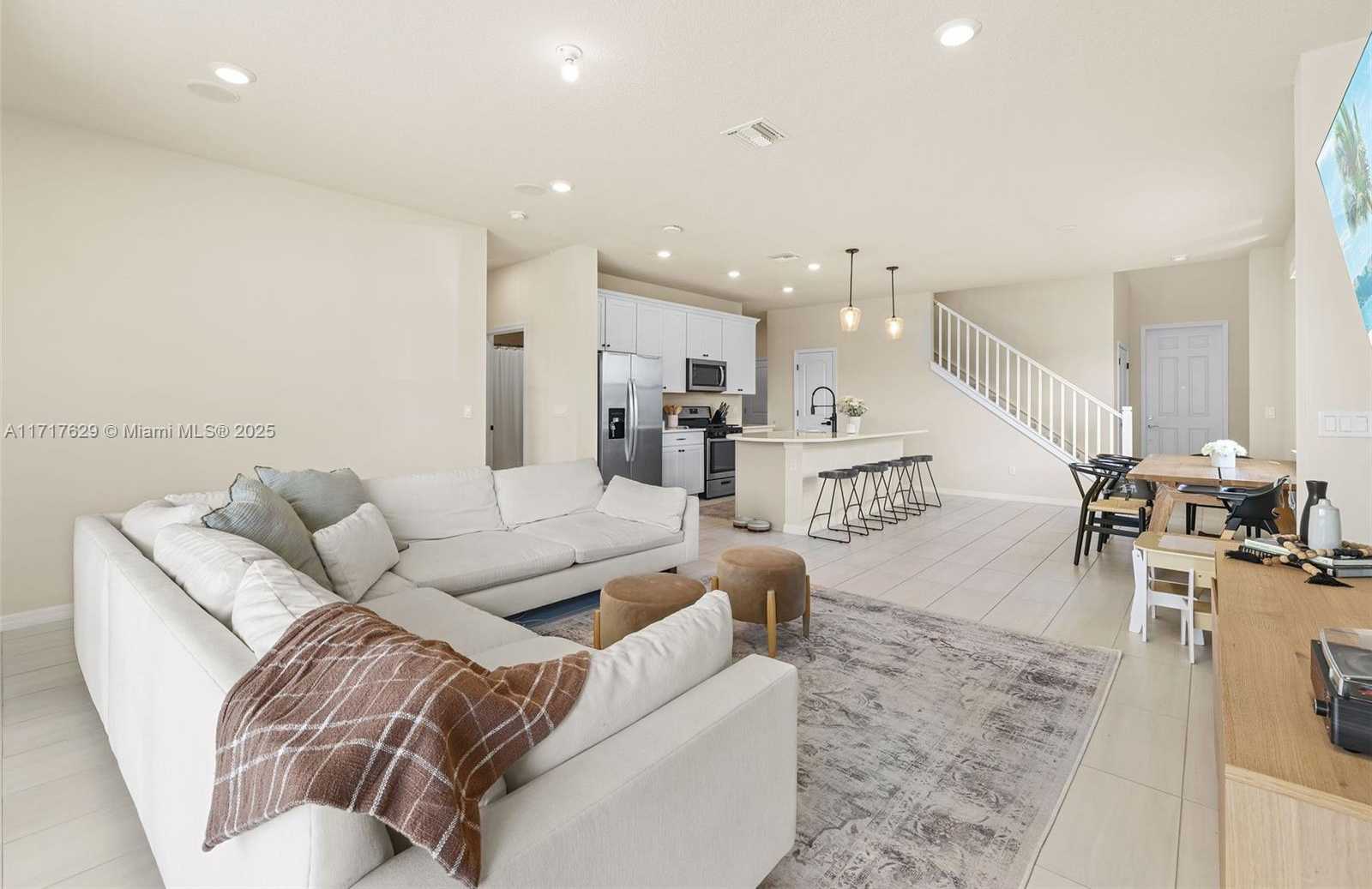 Small Image of 2414 PRIMROSE PL, Oakland Park Number 14