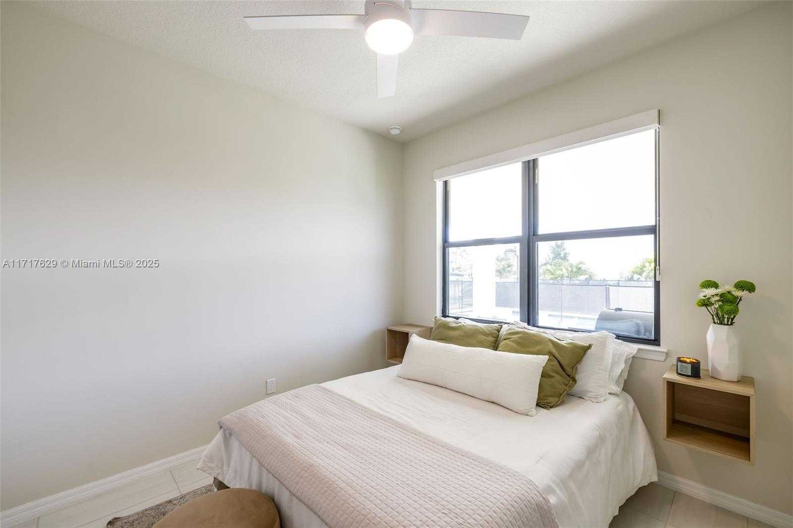 Small Image of 2414 PRIMROSE PL, Oakland Park Number 17