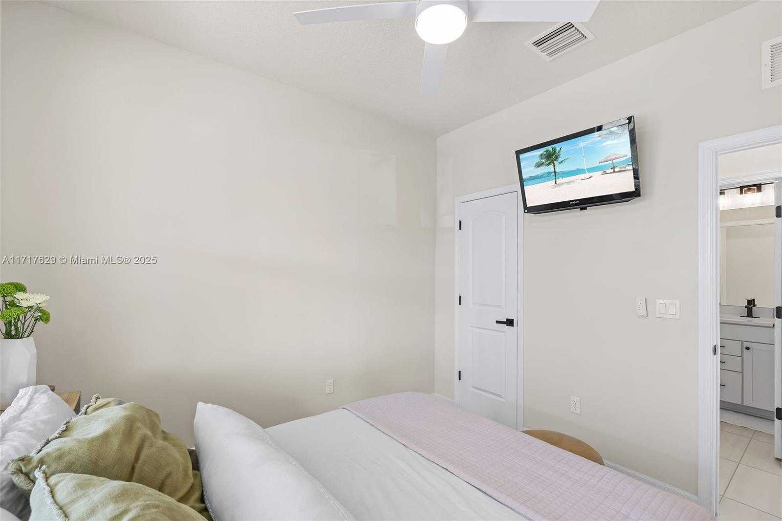 Small Image of 2414 PRIMROSE PL, Oakland Park Number 18