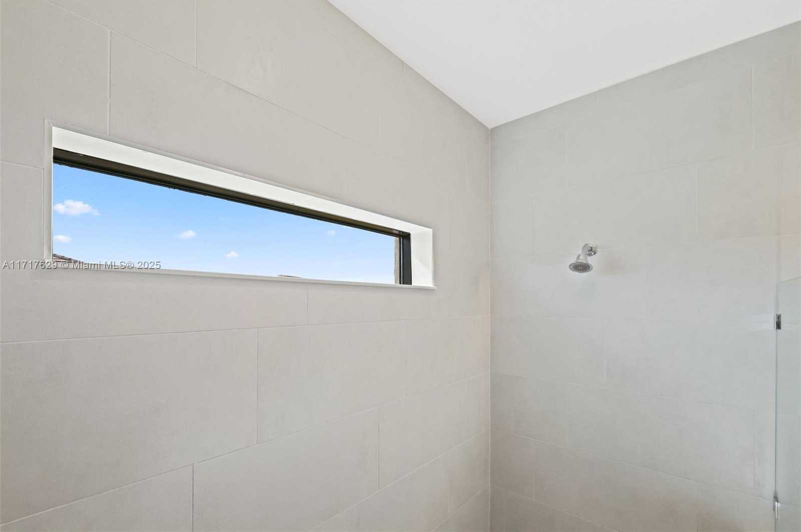 Small Image of 2414 PRIMROSE PL, Oakland Park Number 24
