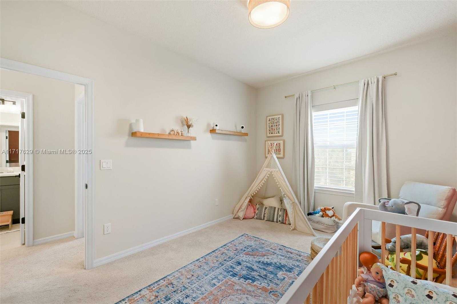 Small Image of 2414 PRIMROSE PL, Oakland Park Number 26