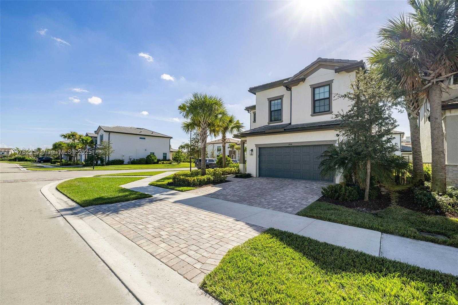 Small Image of 2414 PRIMROSE PL, Oakland Park Number 3