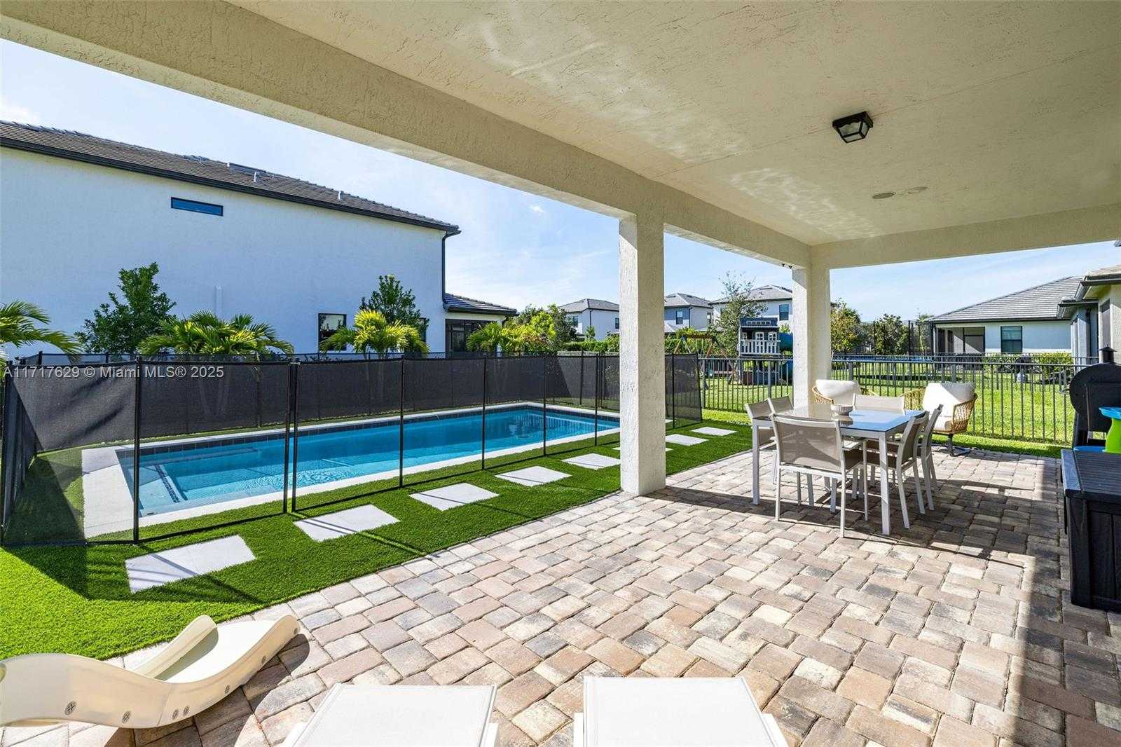 Small Image of 2414 PRIMROSE PL, Oakland Park Number 33