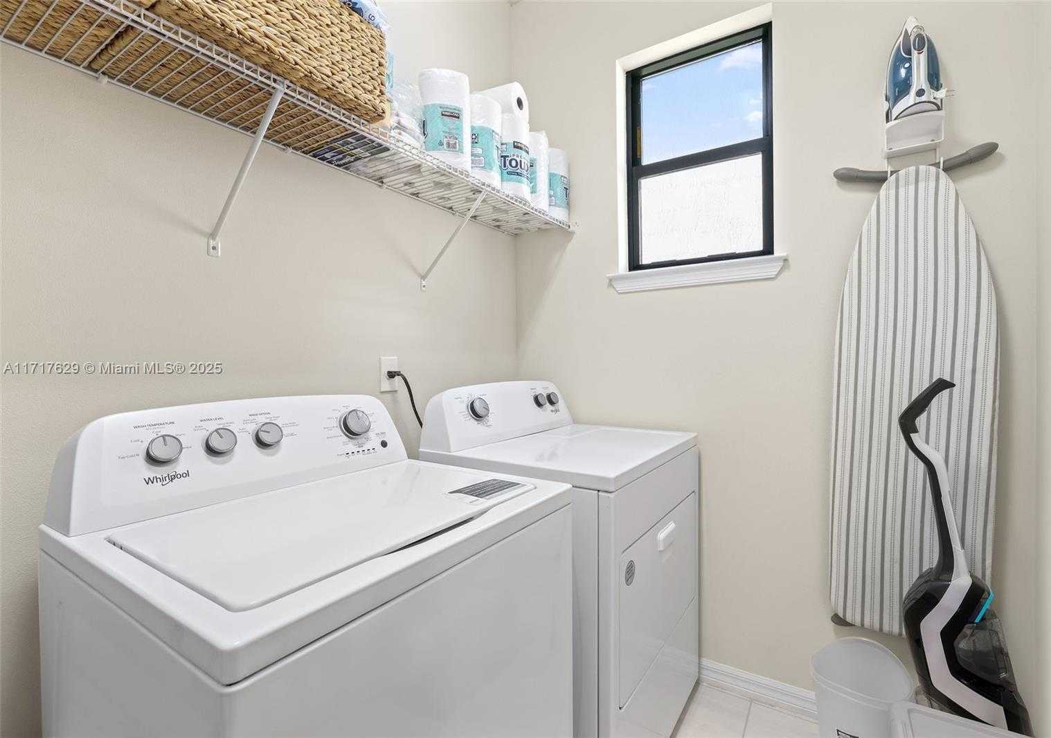 Small Image of 2414 PRIMROSE PL, Oakland Park Number 41