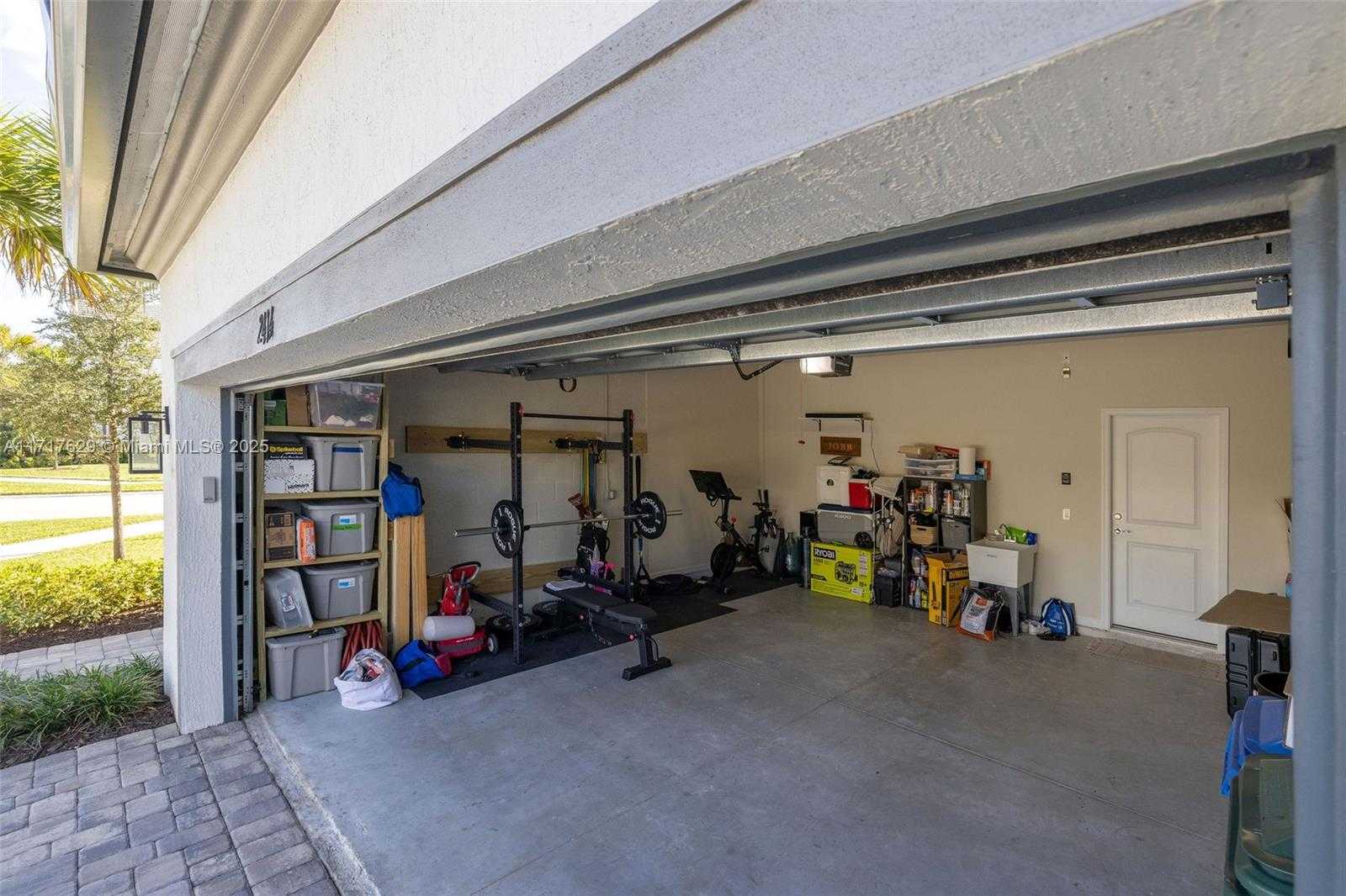 Small Image of 2414 PRIMROSE PL, Oakland Park Number 43