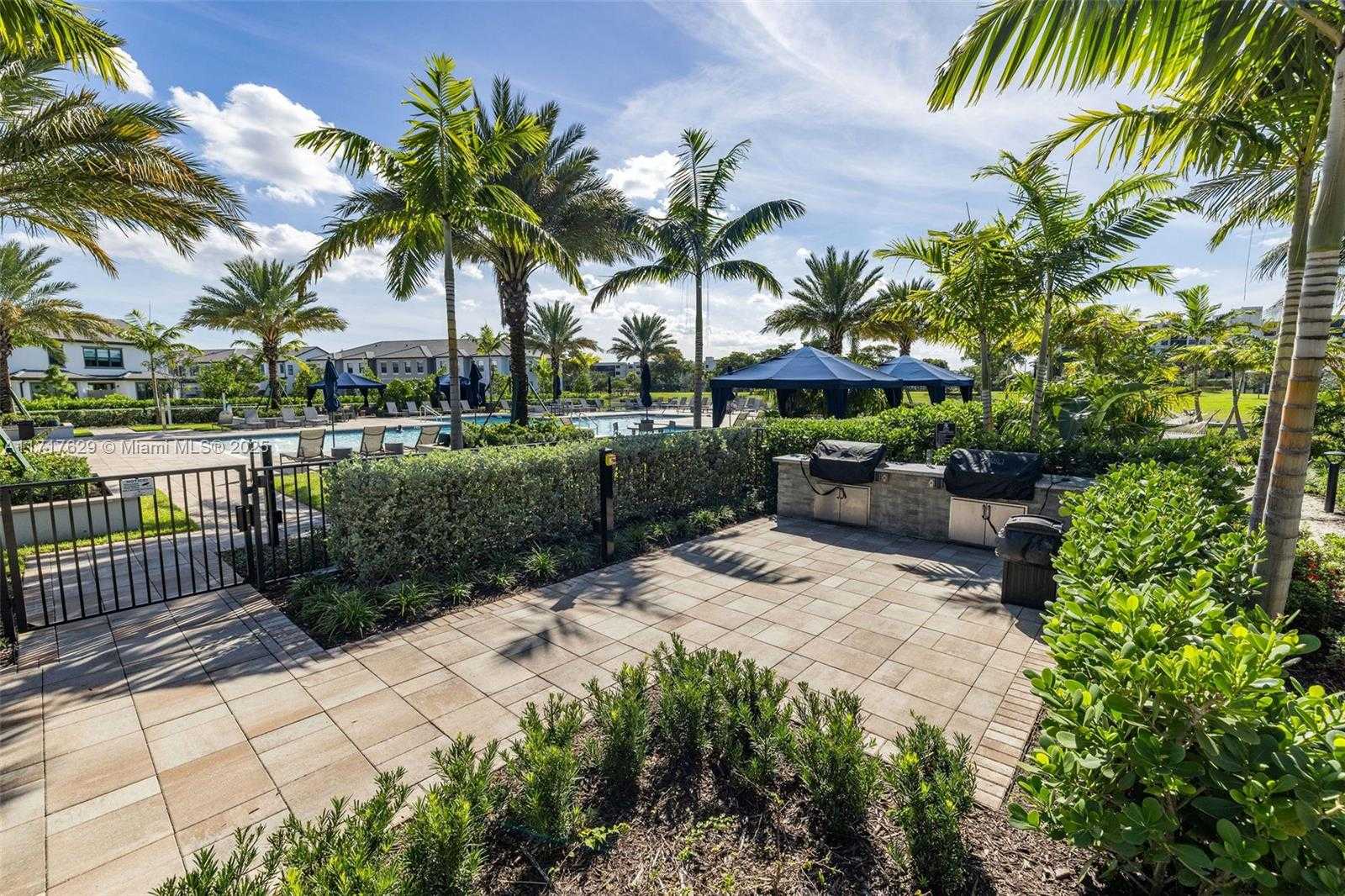 Small Image of 2414 PRIMROSE PL, Oakland Park Number 48