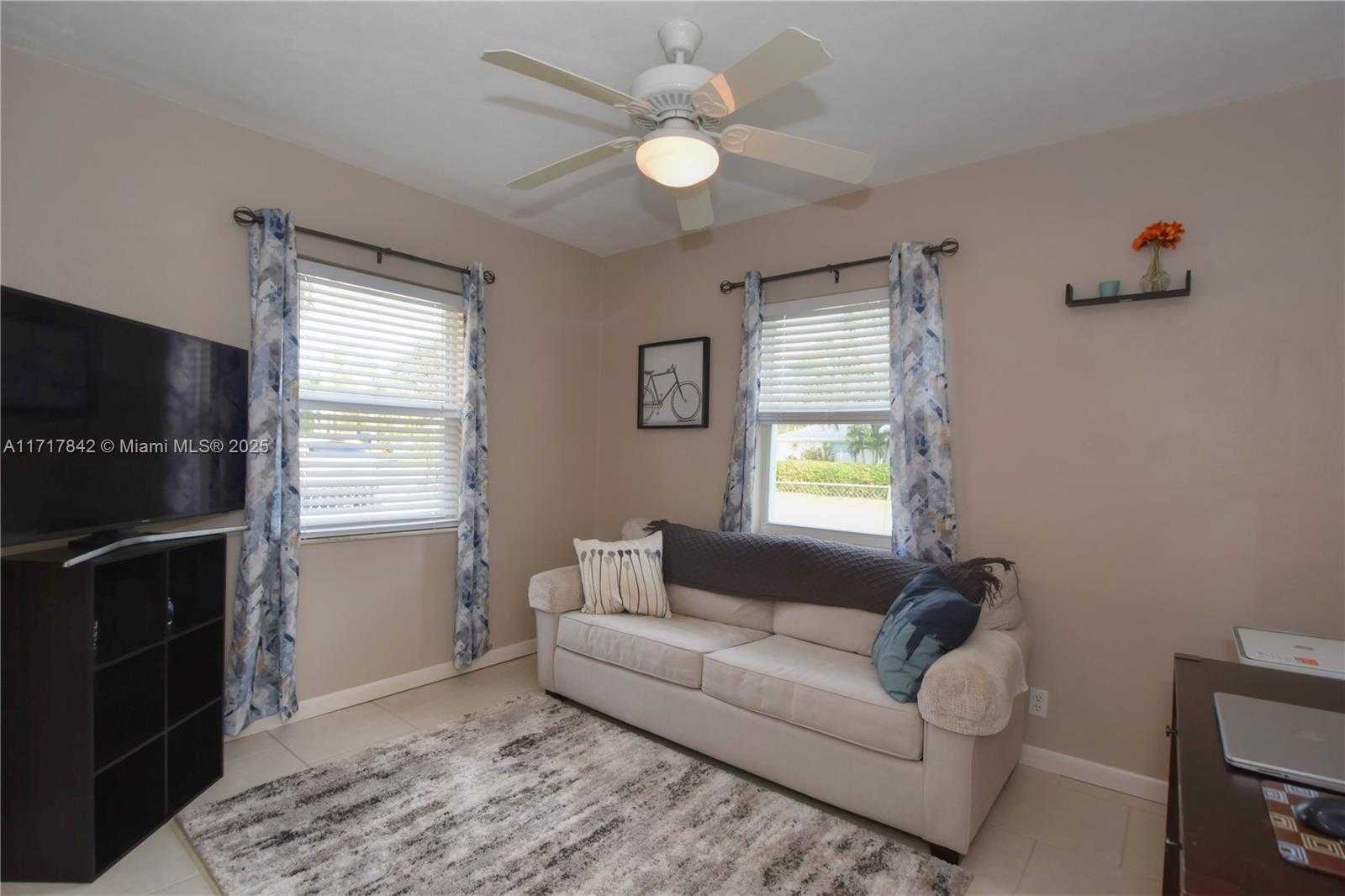 Small Image of 901 SOUTH WEST 18TH CT, Fort Lauderdale Number 12