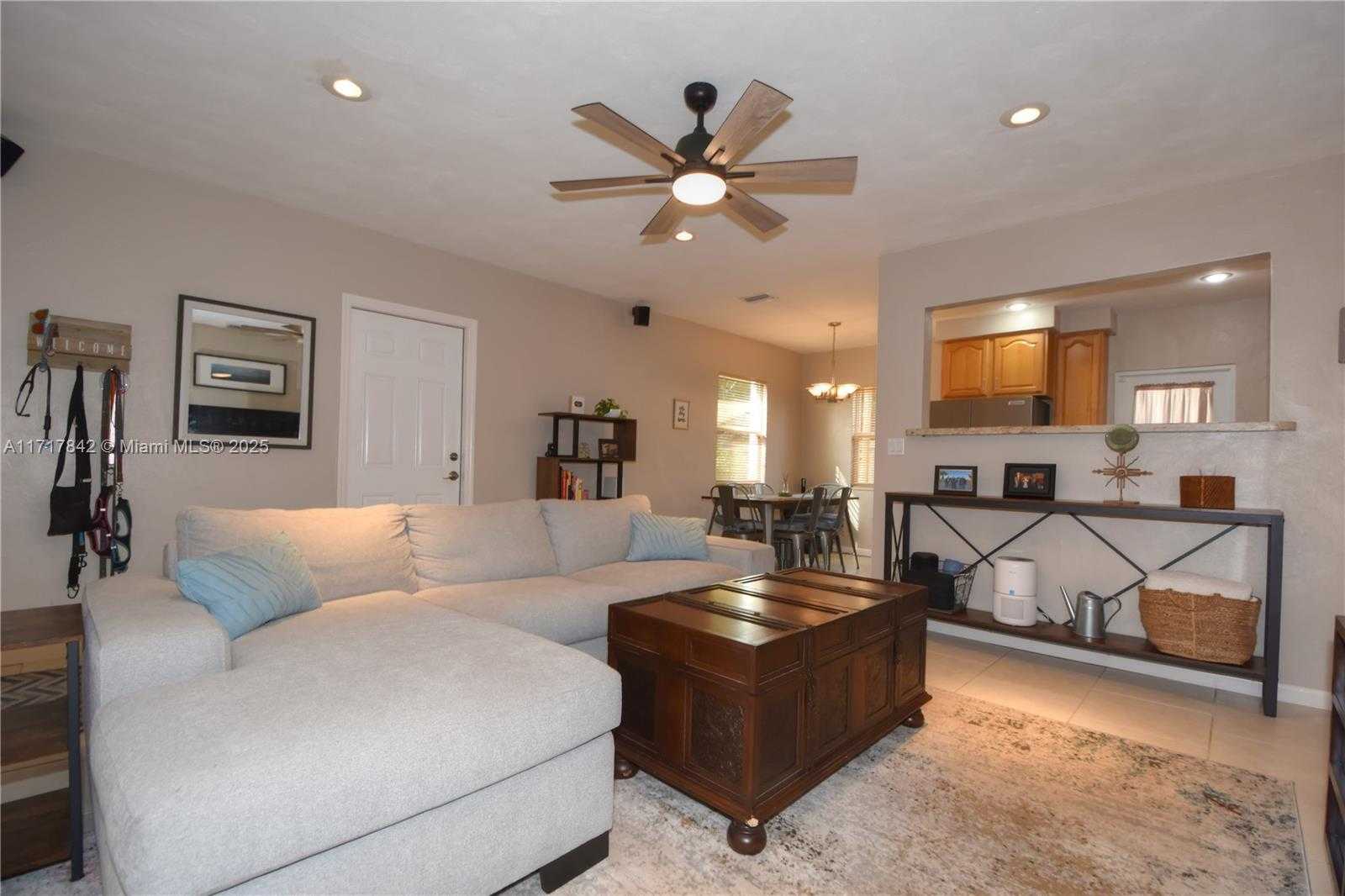 Small Image of 901 SOUTH WEST 18TH CT, Fort Lauderdale Number 5