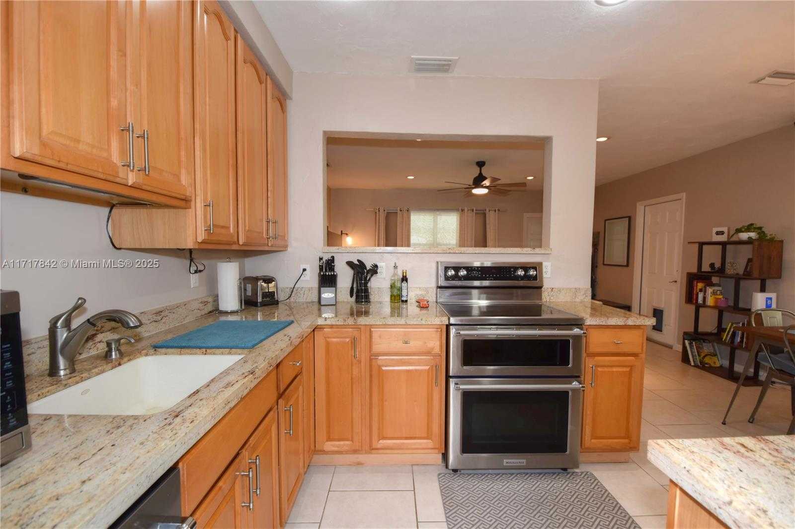 Small Image of 901 SOUTH WEST 18TH CT, Fort Lauderdale Number 6