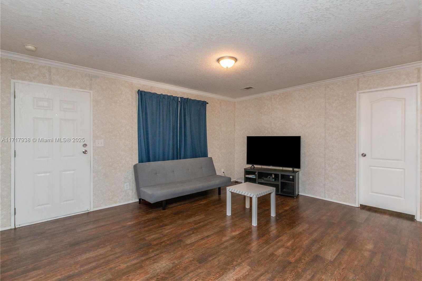 Small Image of 21661 NORTH WEST 8TH CT, Pembroke Pines Number 10