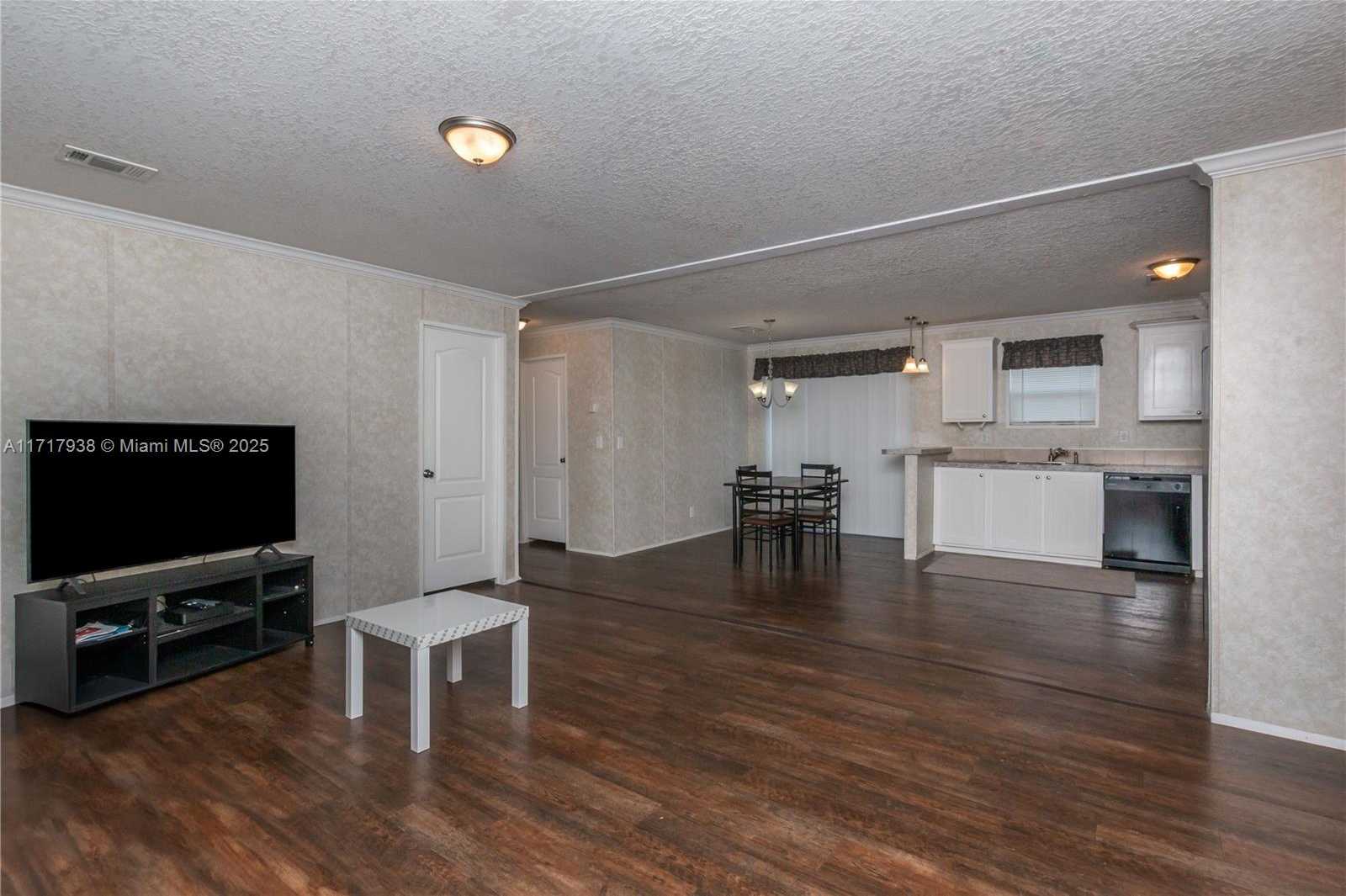 Small Image of 21661 NORTH WEST 8TH CT, Pembroke Pines Number 12