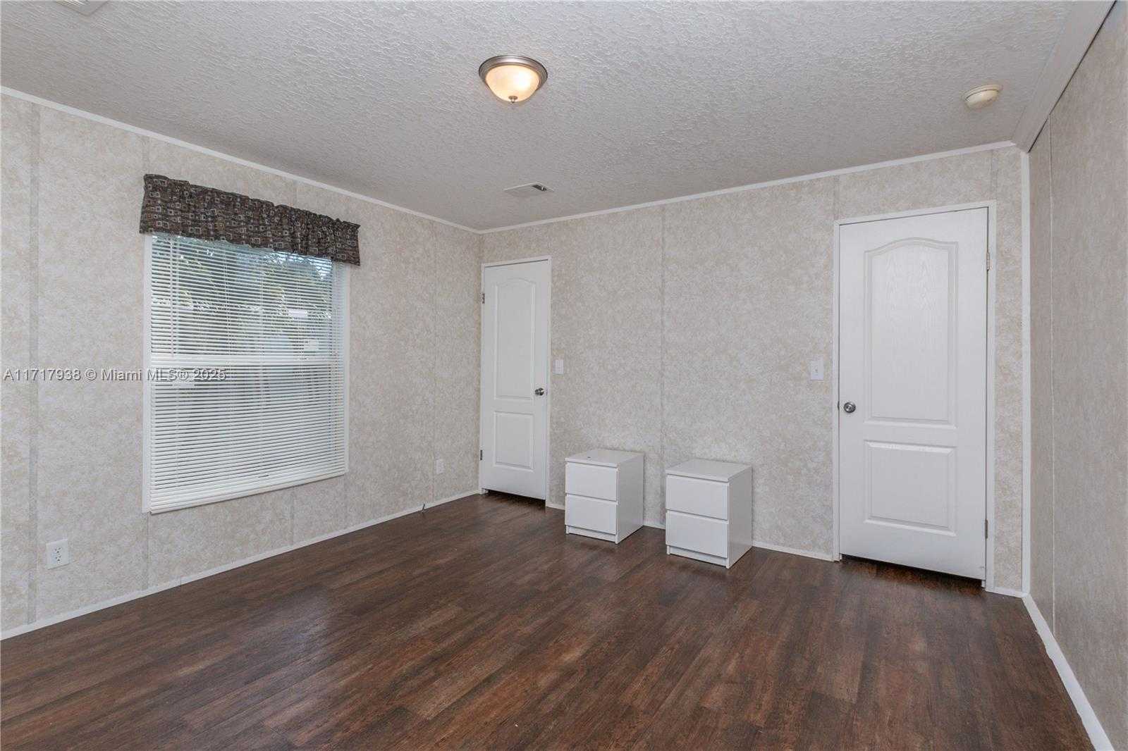 Small Image of 21661 NORTH WEST 8TH CT, Pembroke Pines Number 18