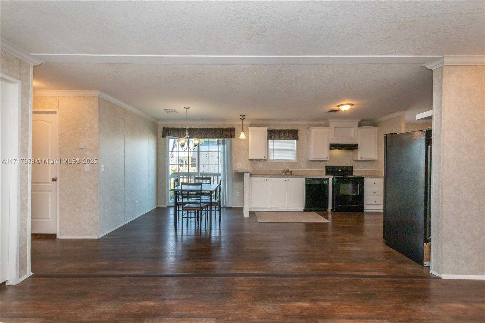 Small Image of 21661 NORTH WEST 8TH CT, Pembroke Pines Number 23