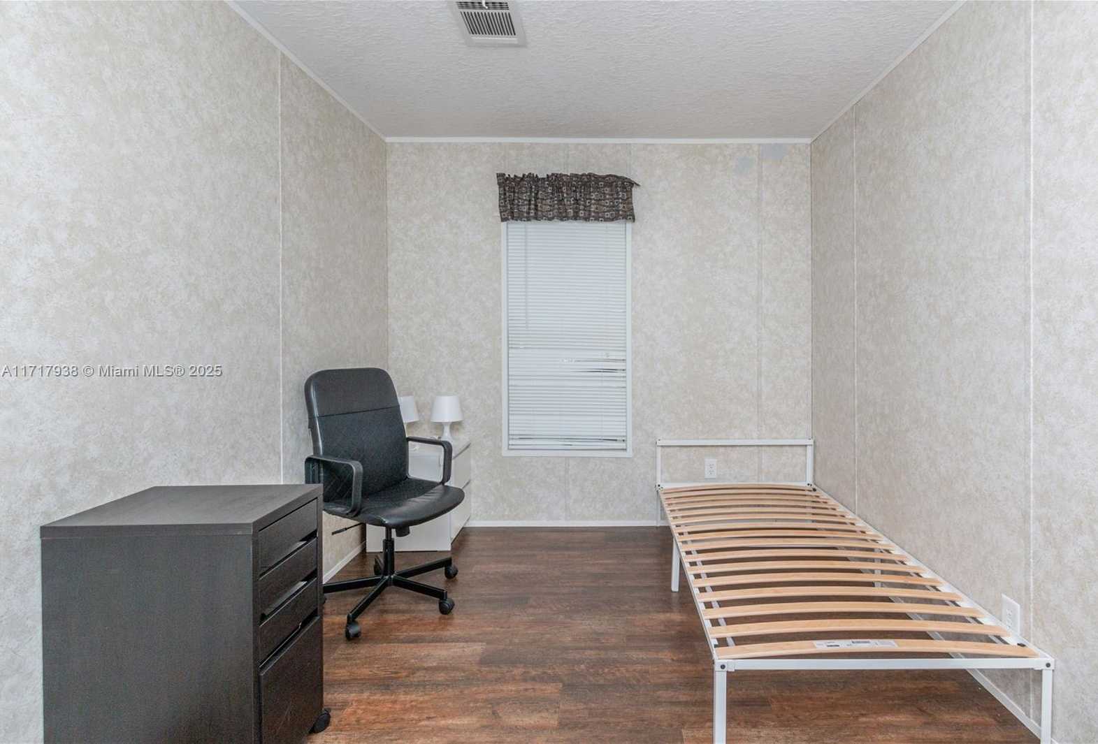 Small Image of 21661 NORTH WEST 8TH CT, Pembroke Pines Number 27