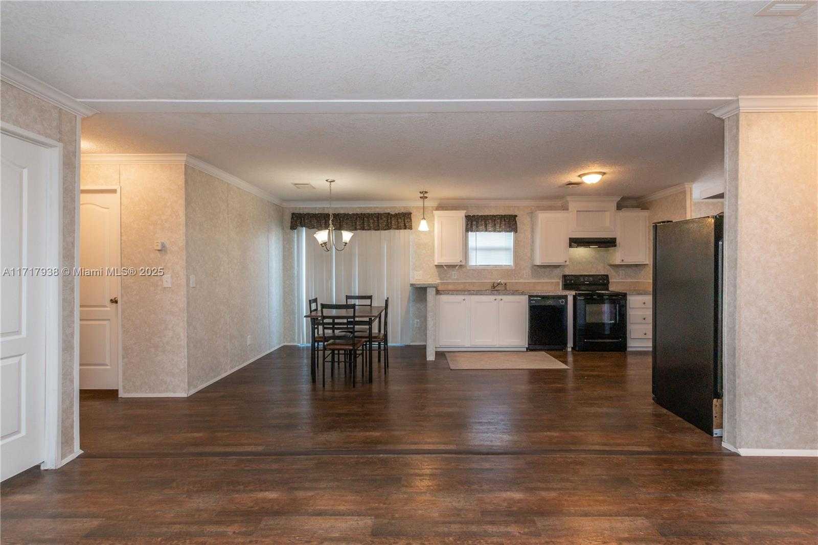 Small Image of 21661 NORTH WEST 8TH CT, Pembroke Pines Number 3
