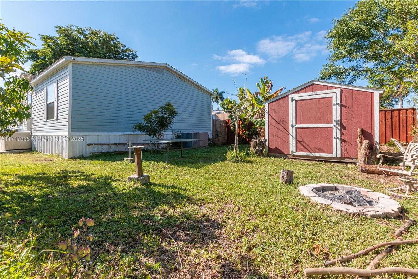 Small Image of 21661 NORTH WEST 8TH CT, Pembroke Pines Number 30