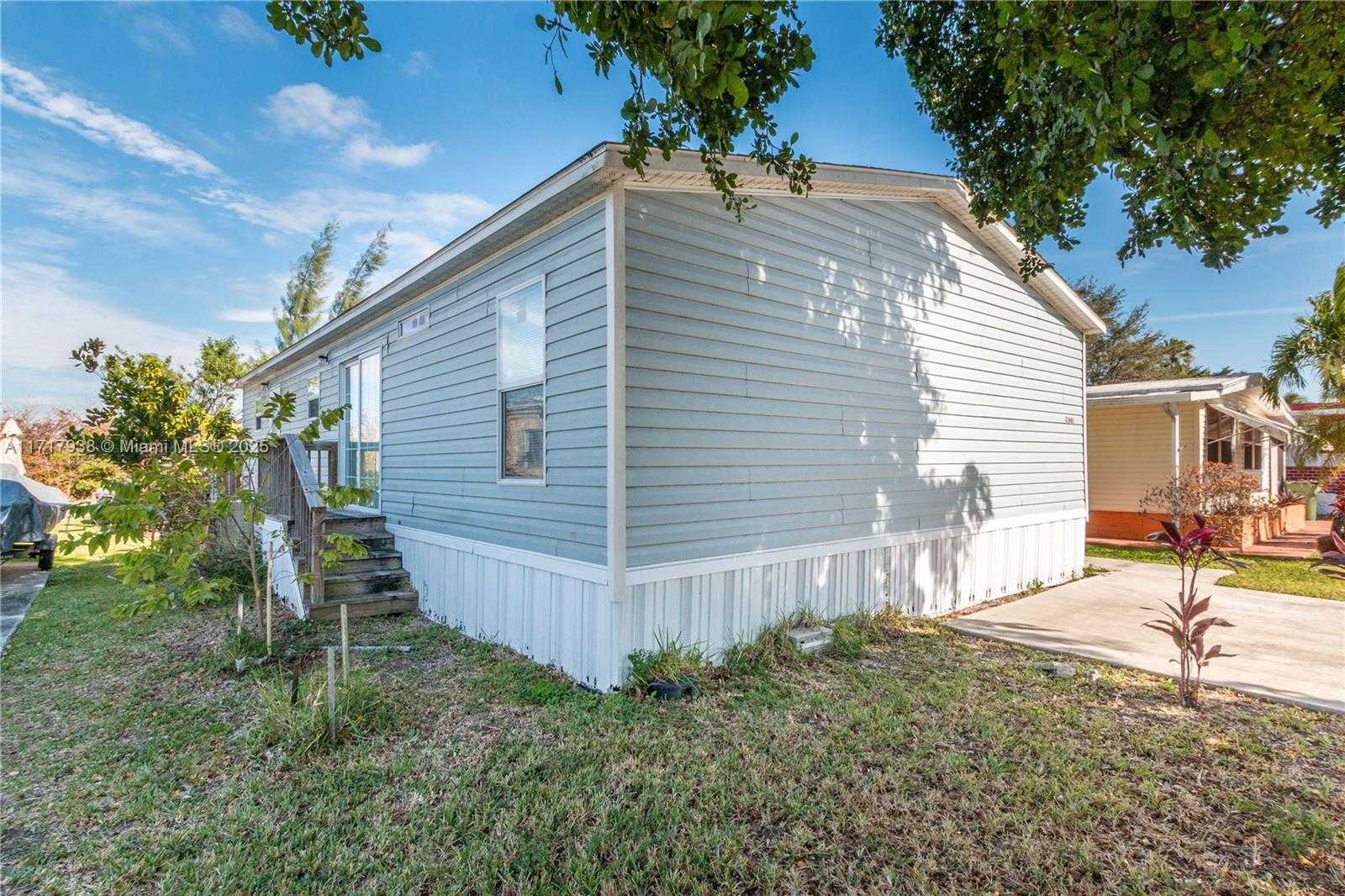Small Image of 21661 NORTH WEST 8TH CT, Pembroke Pines Number 32