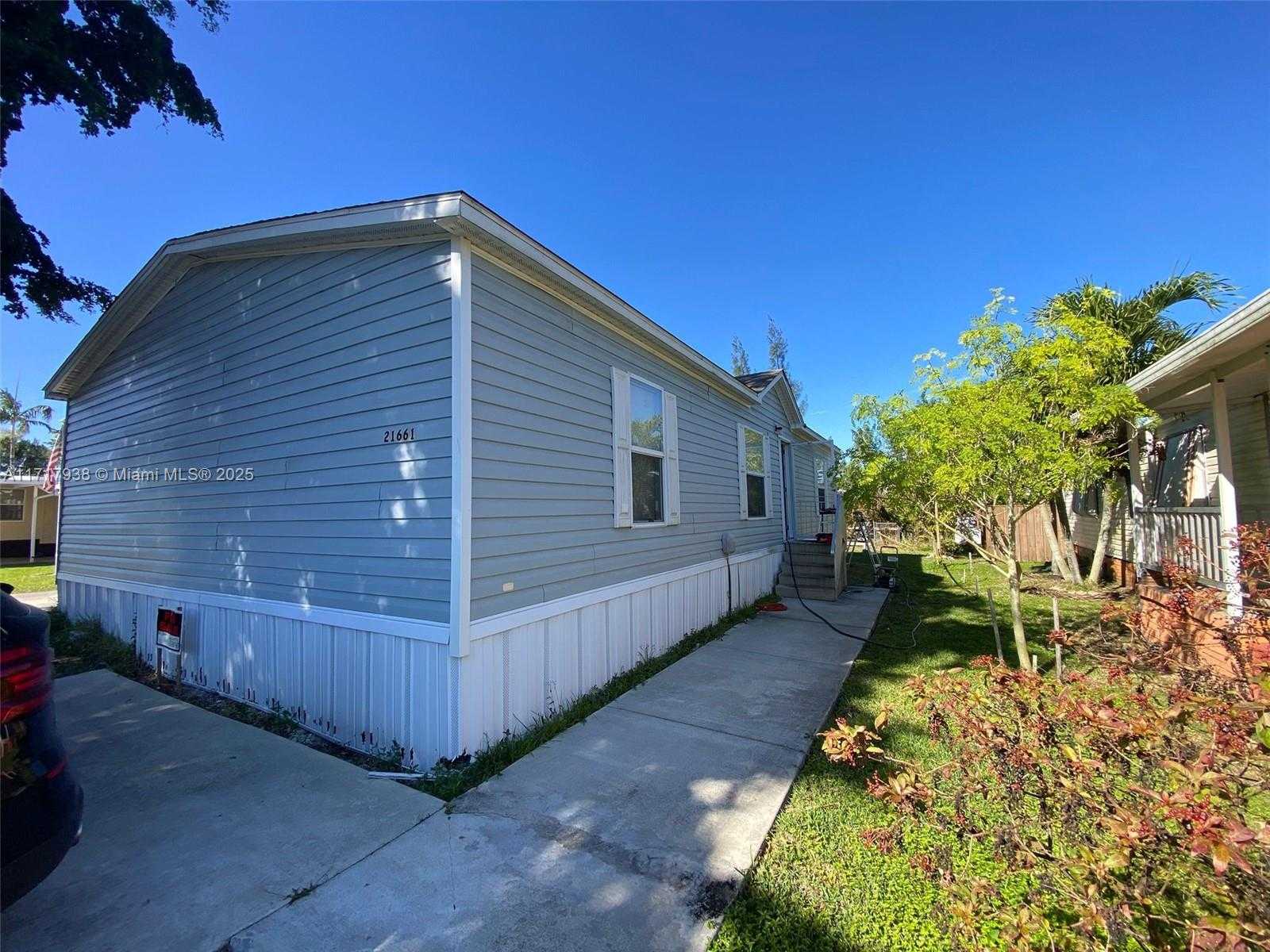 Small Image of 21661 NORTH WEST 8TH CT, Pembroke Pines Number 33