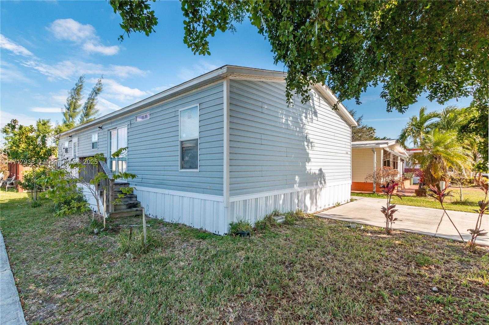 Small Image of 21661 NORTH WEST 8TH CT, Pembroke Pines Number 34