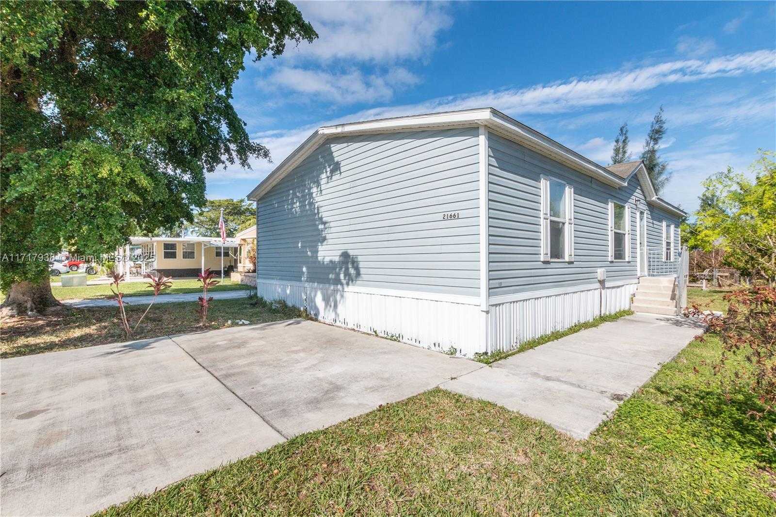 Small Image of 21661 NORTH WEST 8TH CT, Pembroke Pines Number 36