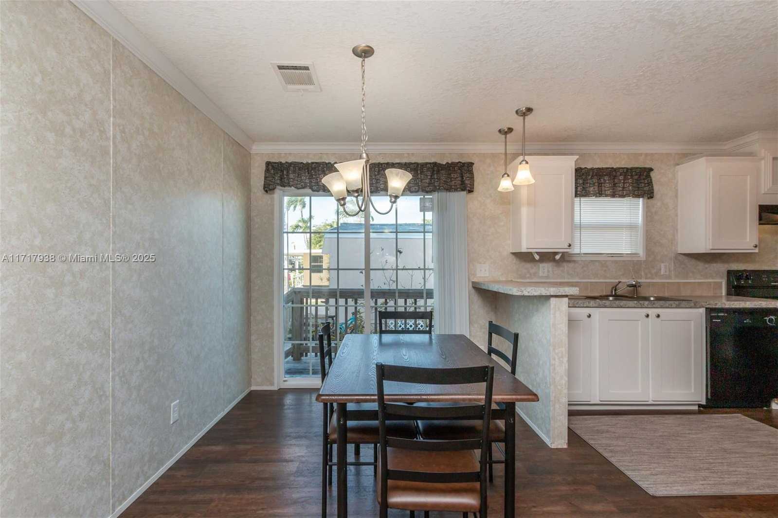 Small Image of 21661 NORTH WEST 8TH CT, Pembroke Pines Number 4