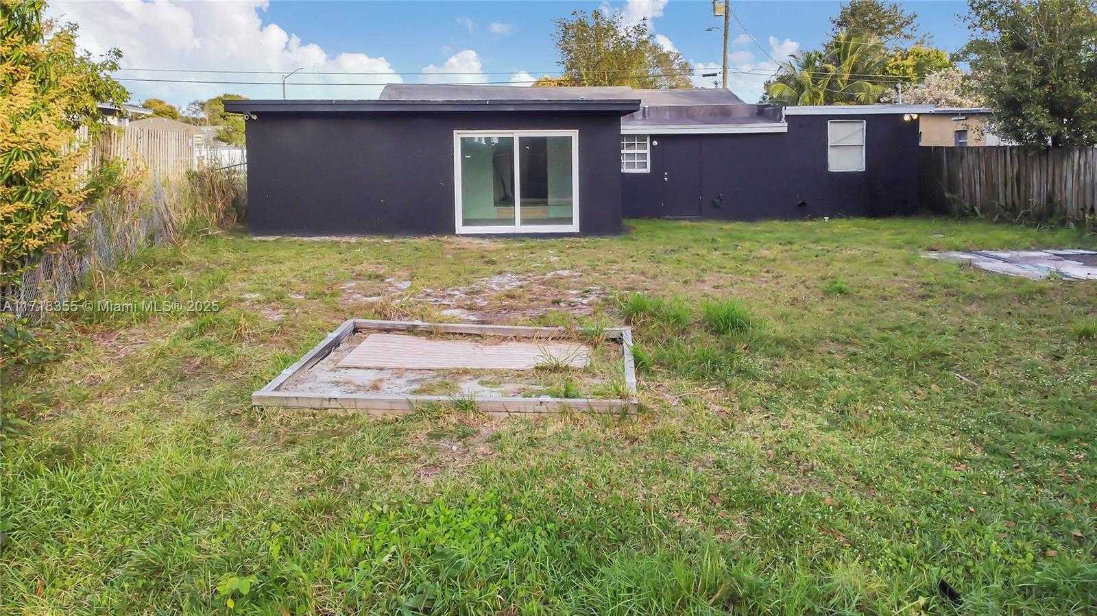 Small Image of 649 NORTH WEST 24TH AVE, Fort Lauderdale Number 4