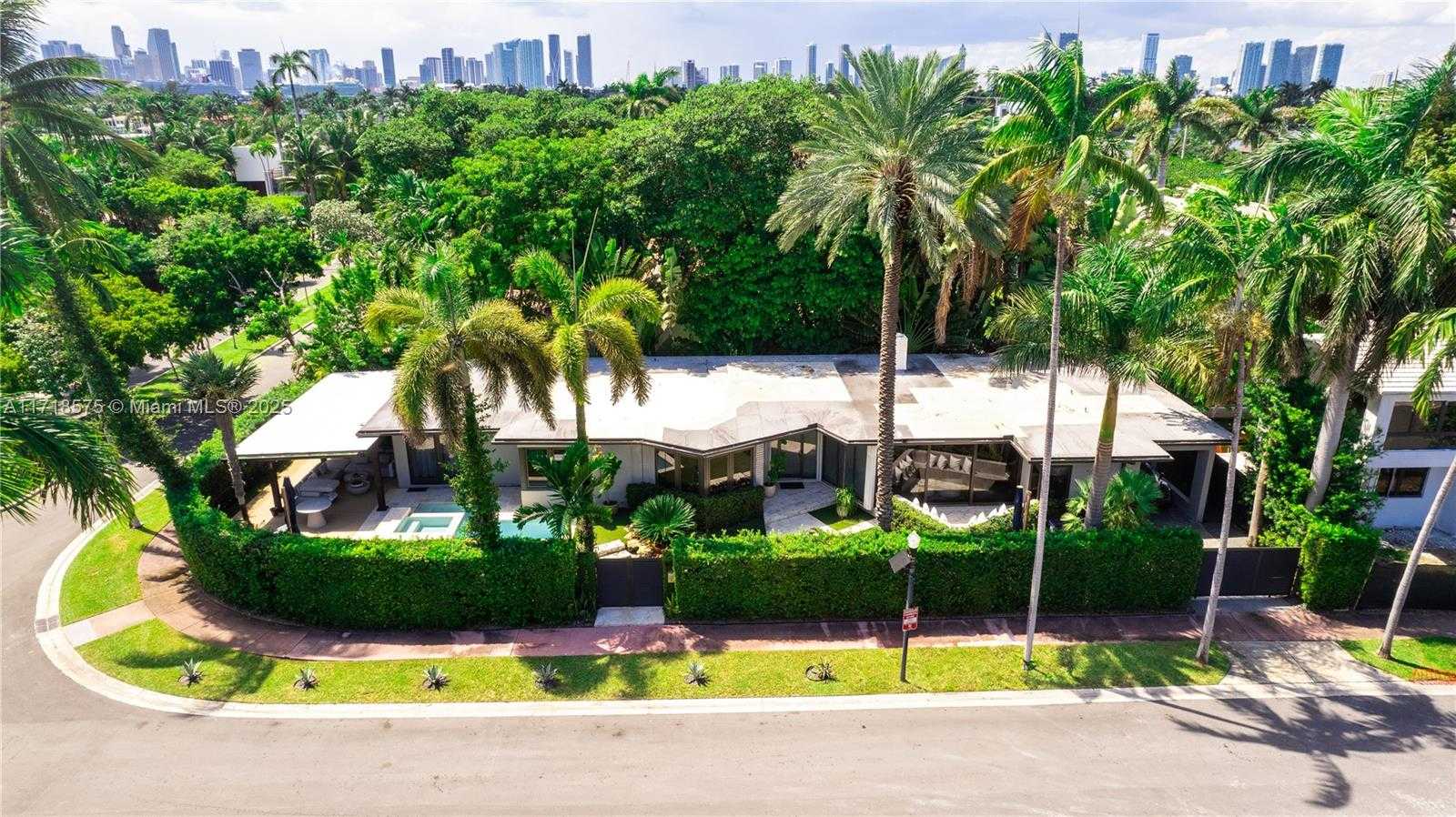 Small Image of 200 EAST RIVO ALTO DR, Miami Beach Number 2