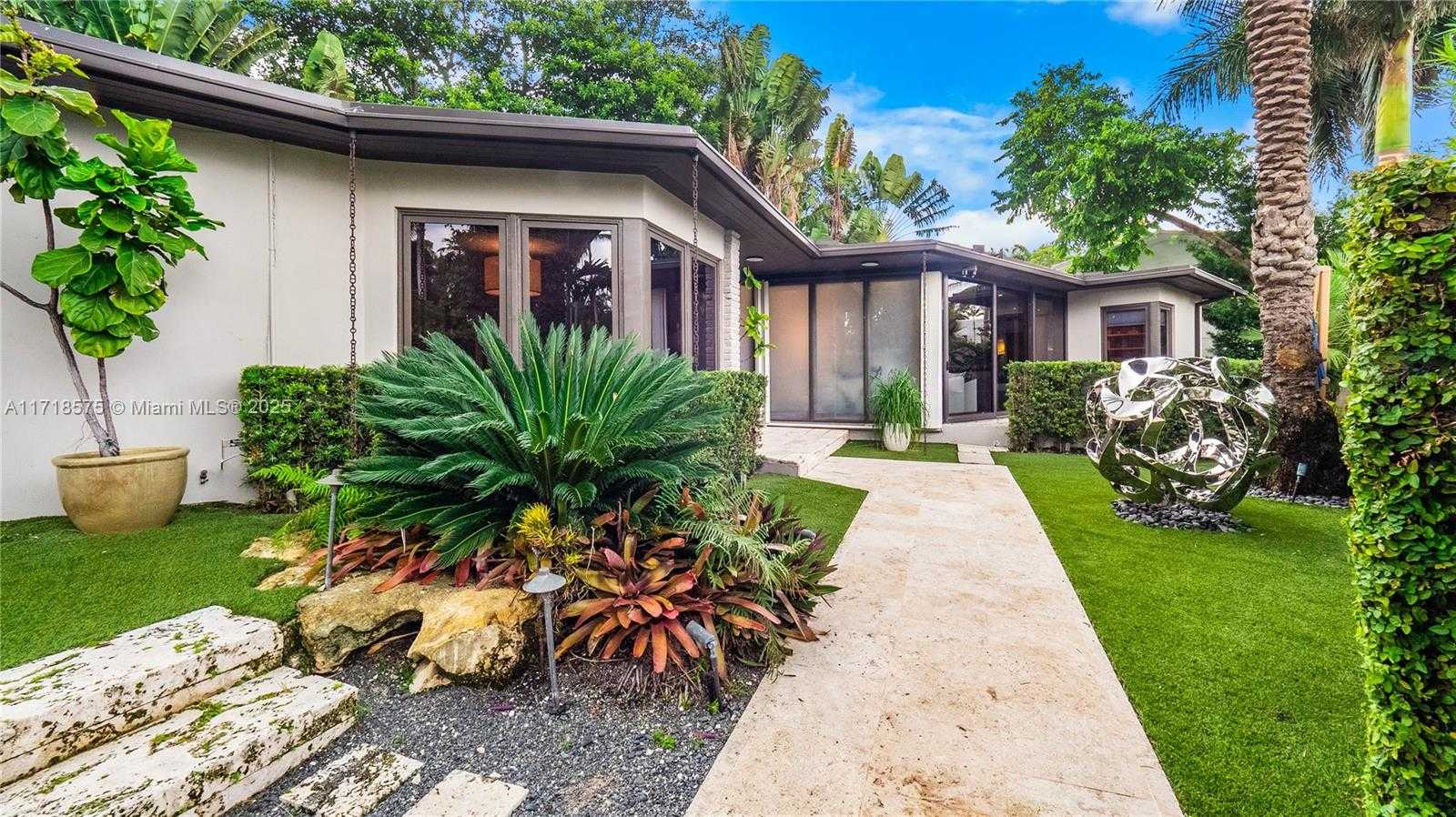 Small Image of 200 EAST RIVO ALTO DR, Miami Beach Number 24